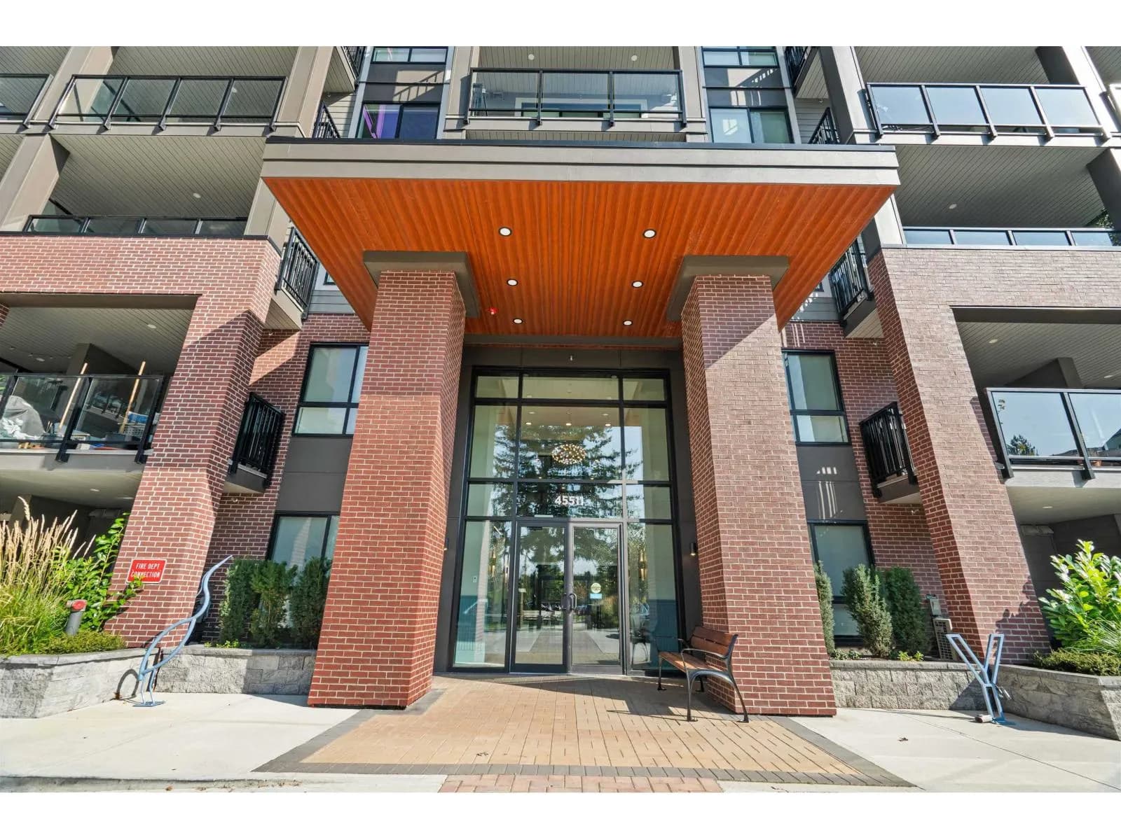 #102 45511 CAMPUS DRIVE, Chilliwack, BC photo 2