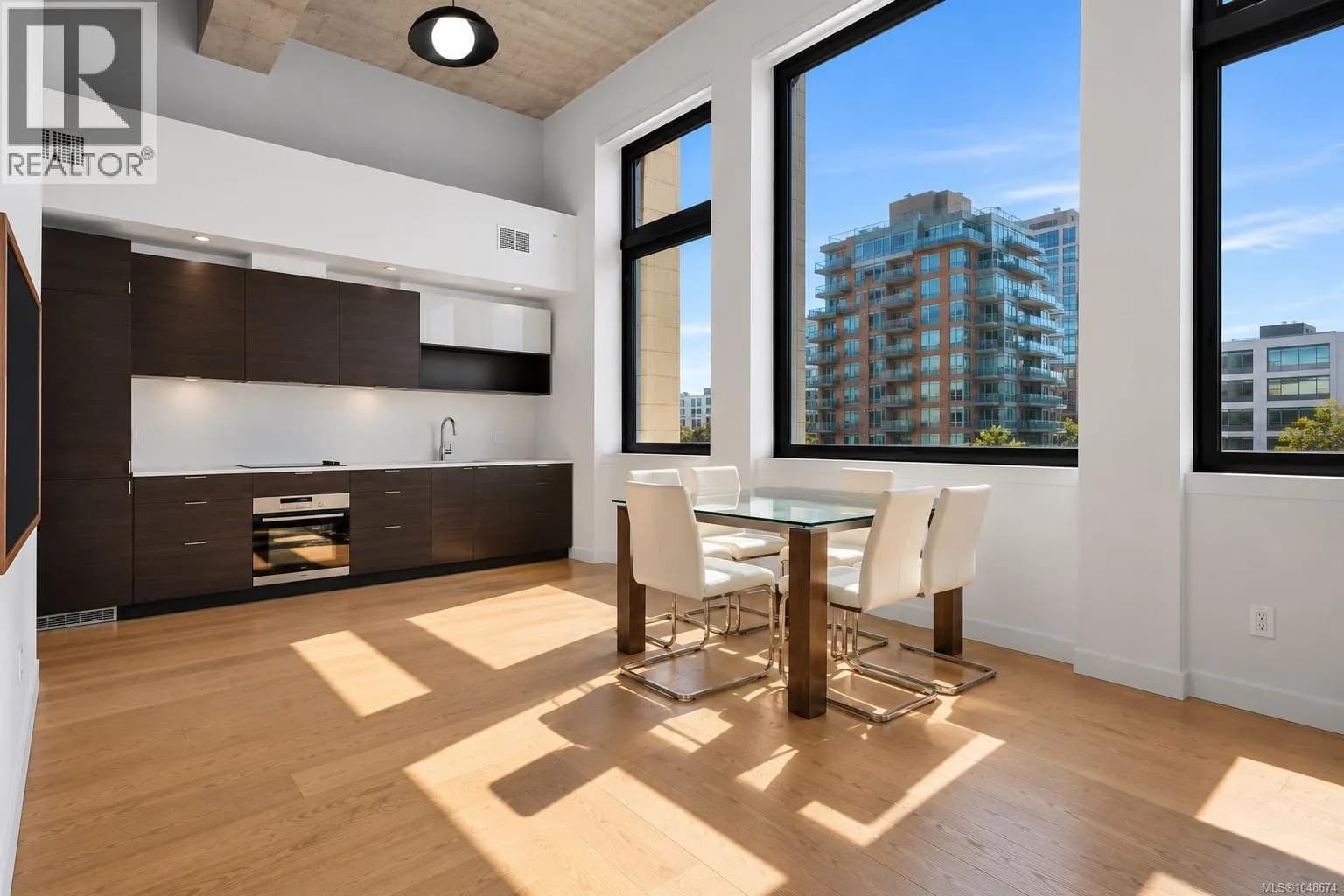 #304 770 Fisgard St, Victoria, BC photo 3