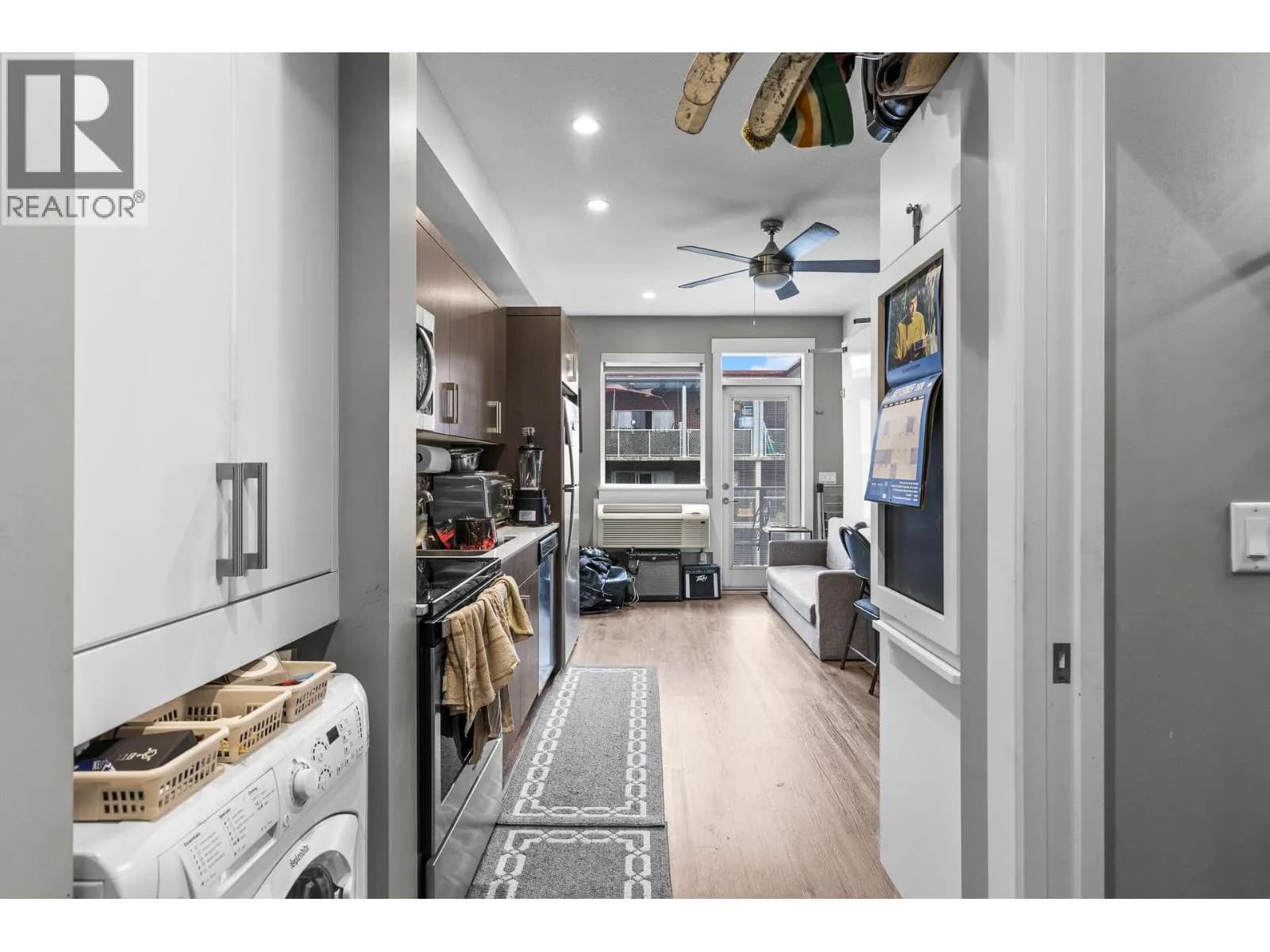 #618 925 Leon Avenue, Kelowna, BC photo 4