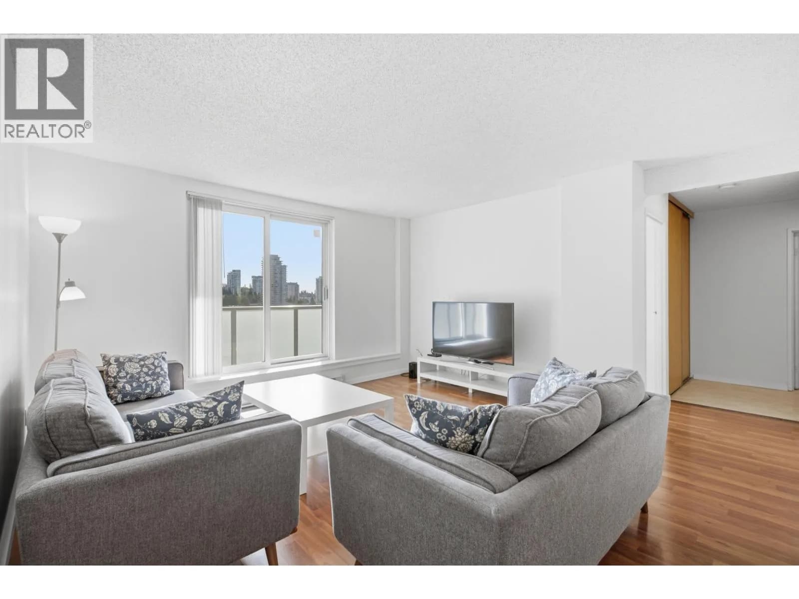 #1602 9541 ERICKSON DRIVE, Burnaby, BC photo 4