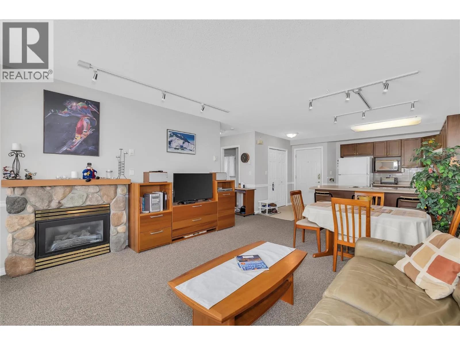 215 Kettleview Road, Big White