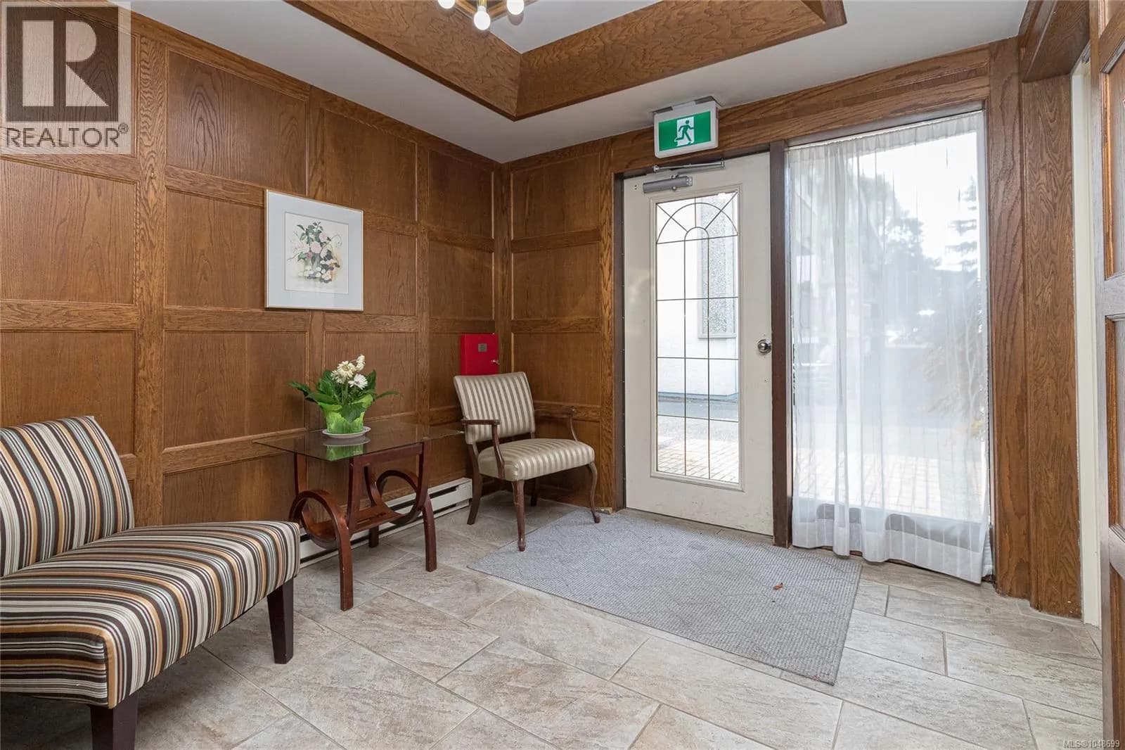 #303 720 Vancouver St, Victoria, BC photo 3