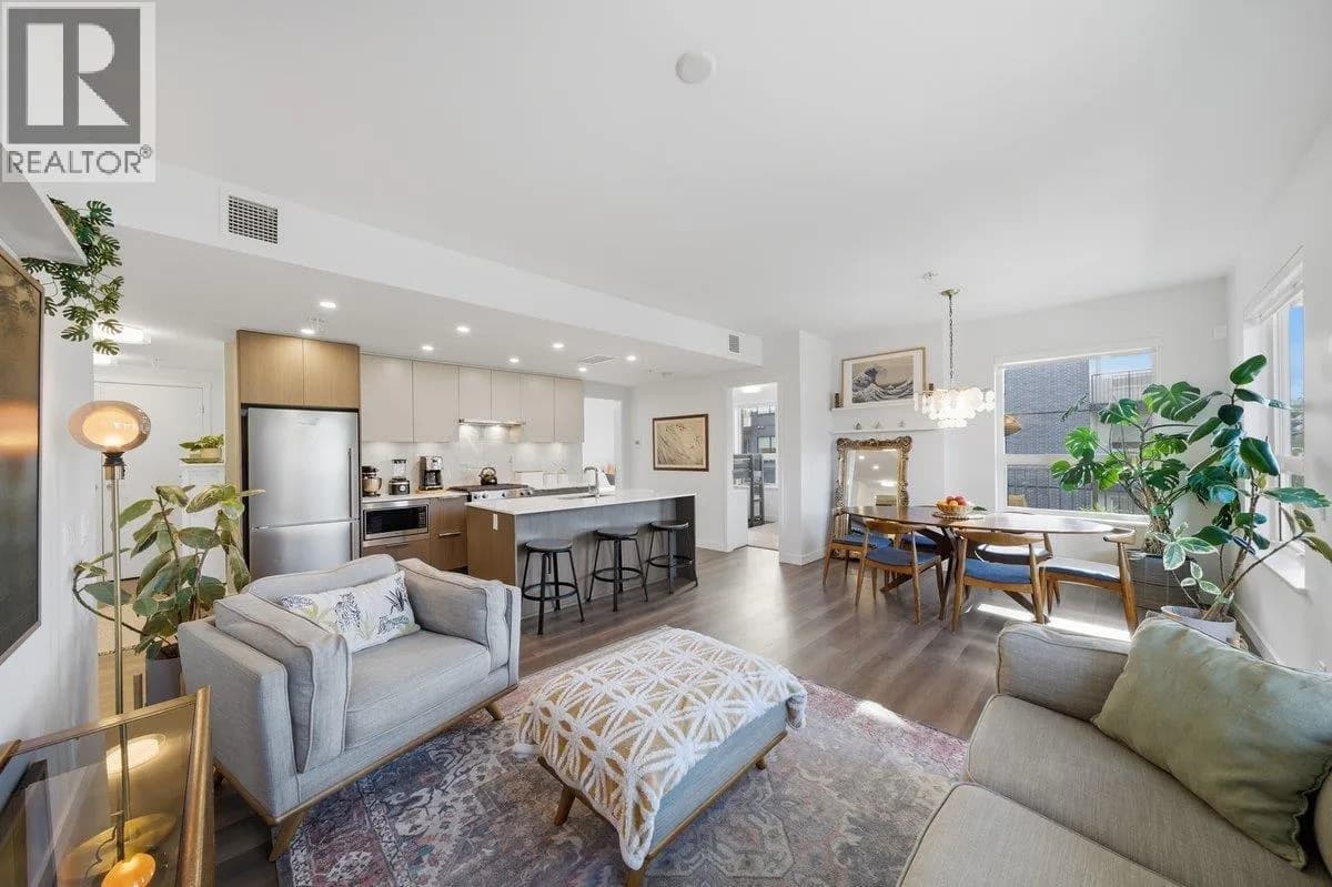 645 COMO LAKE AVENUE, Coquitlam