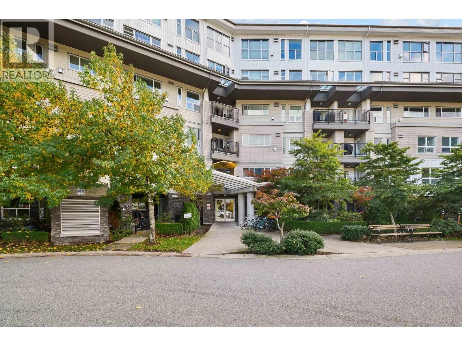 #305 1212 MAIN STREET, Squamish, BC photo 2