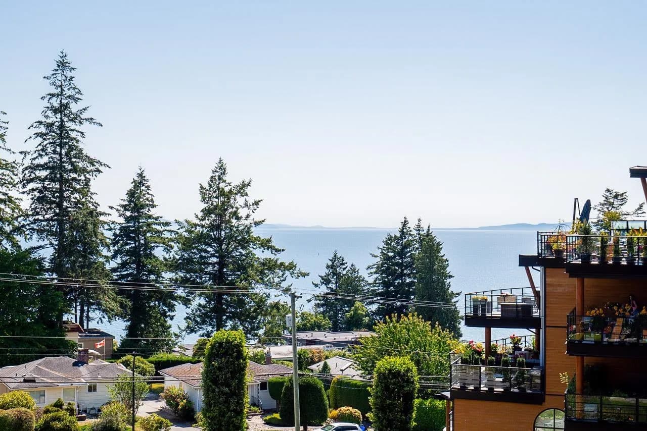 14855 THRIFT AVENUE, White Rock