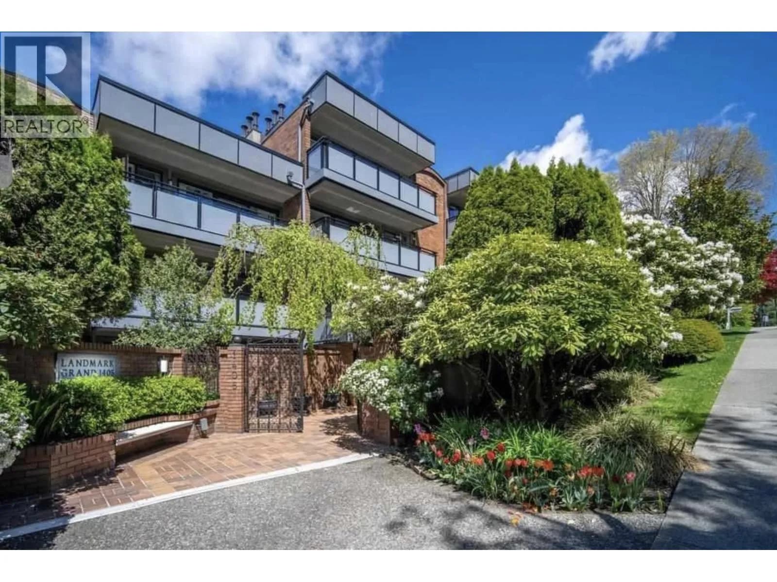 1405 W 15TH AVENUE, Vancouver