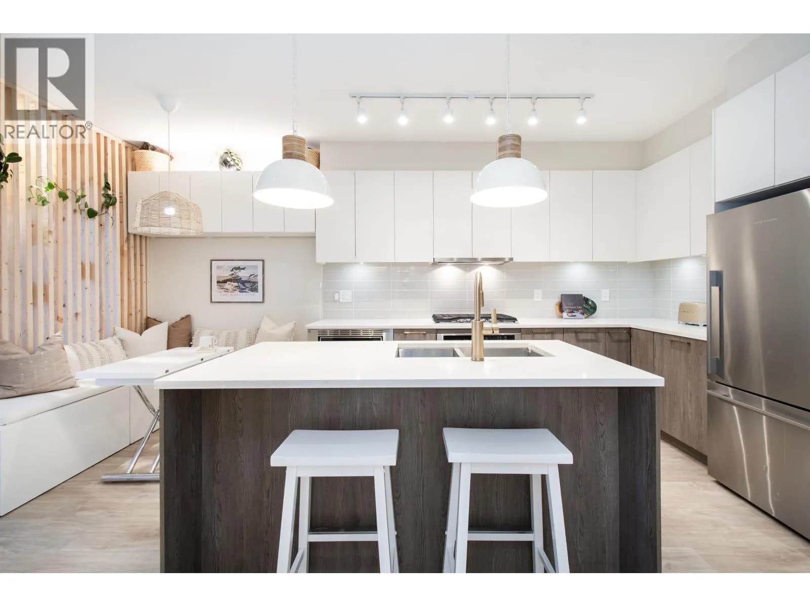 615 E 3RD STREET, North Vancouver