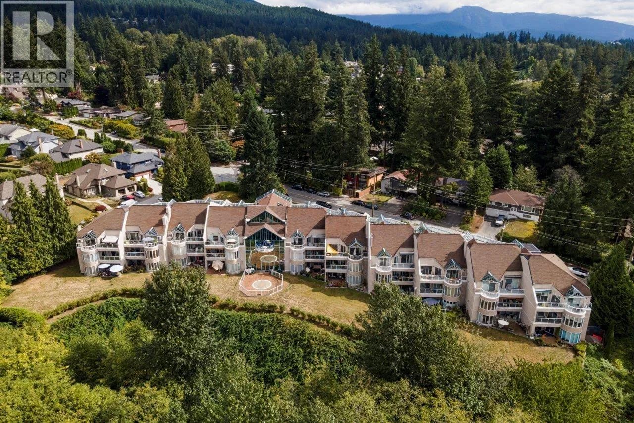 999 BERKLEY ROAD, North Vancouver