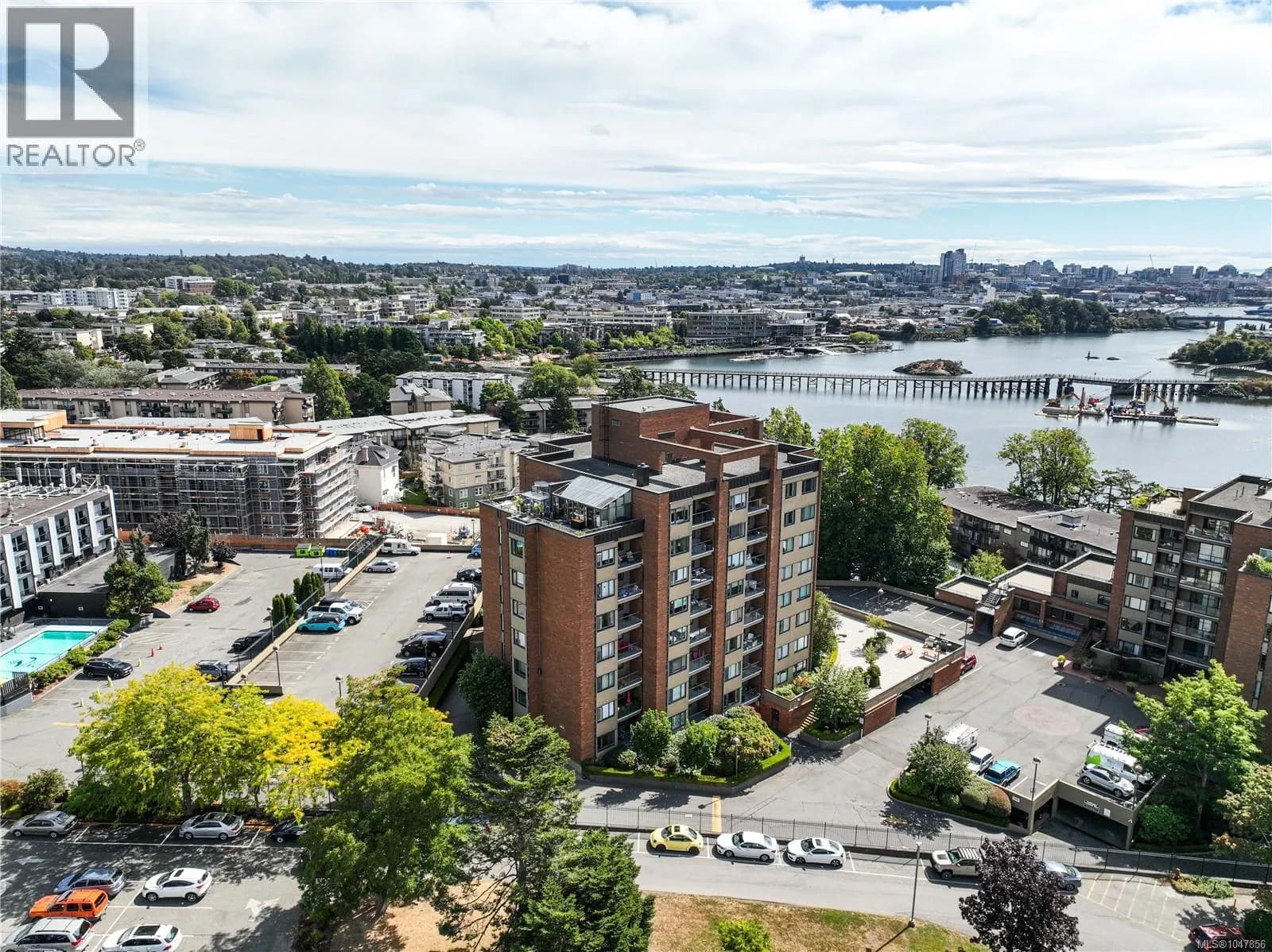 103 Gorge Rd E, Victoria