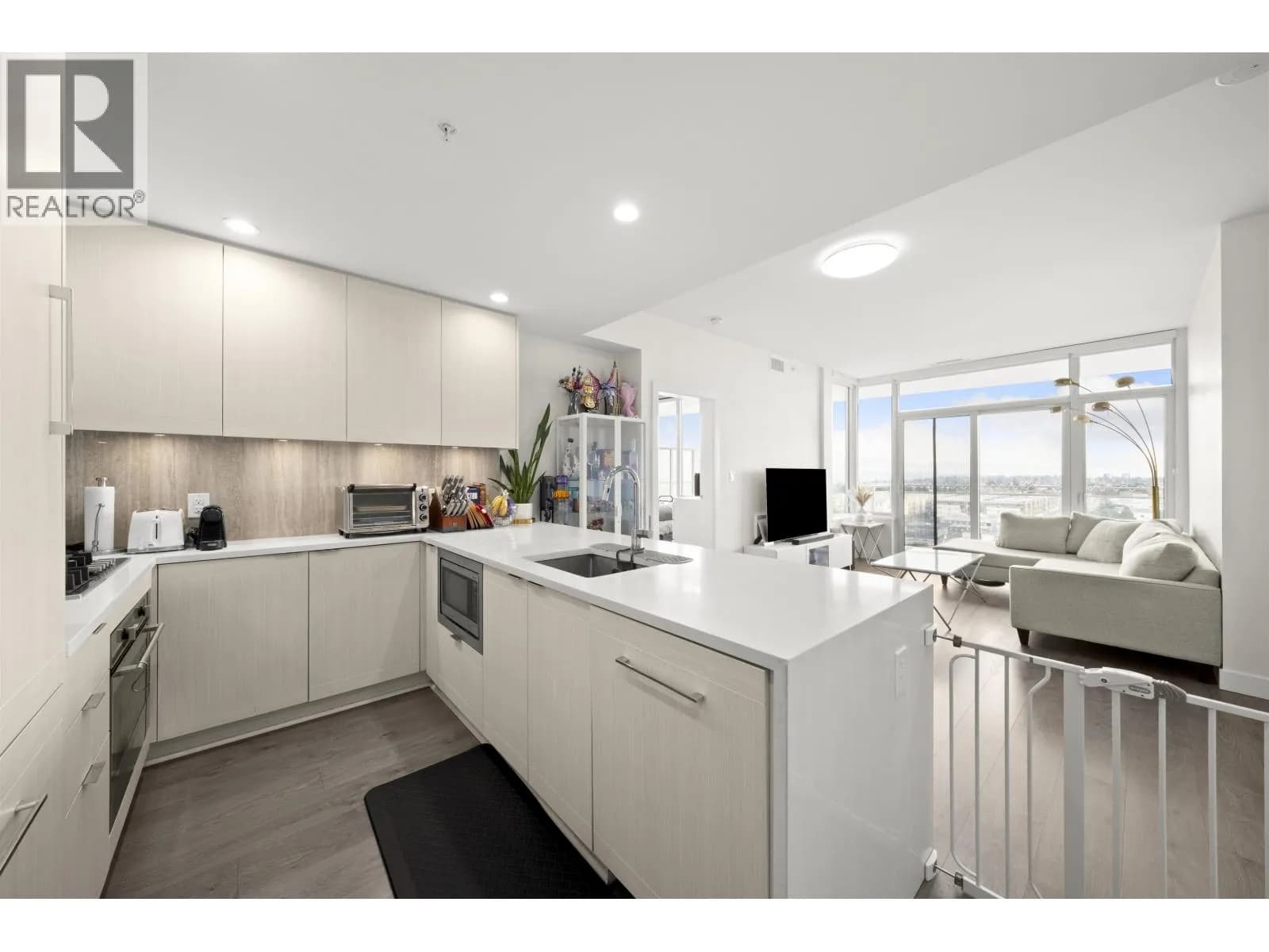 #1103 5051 IMPERIAL STREET, Burnaby, BC photo 3