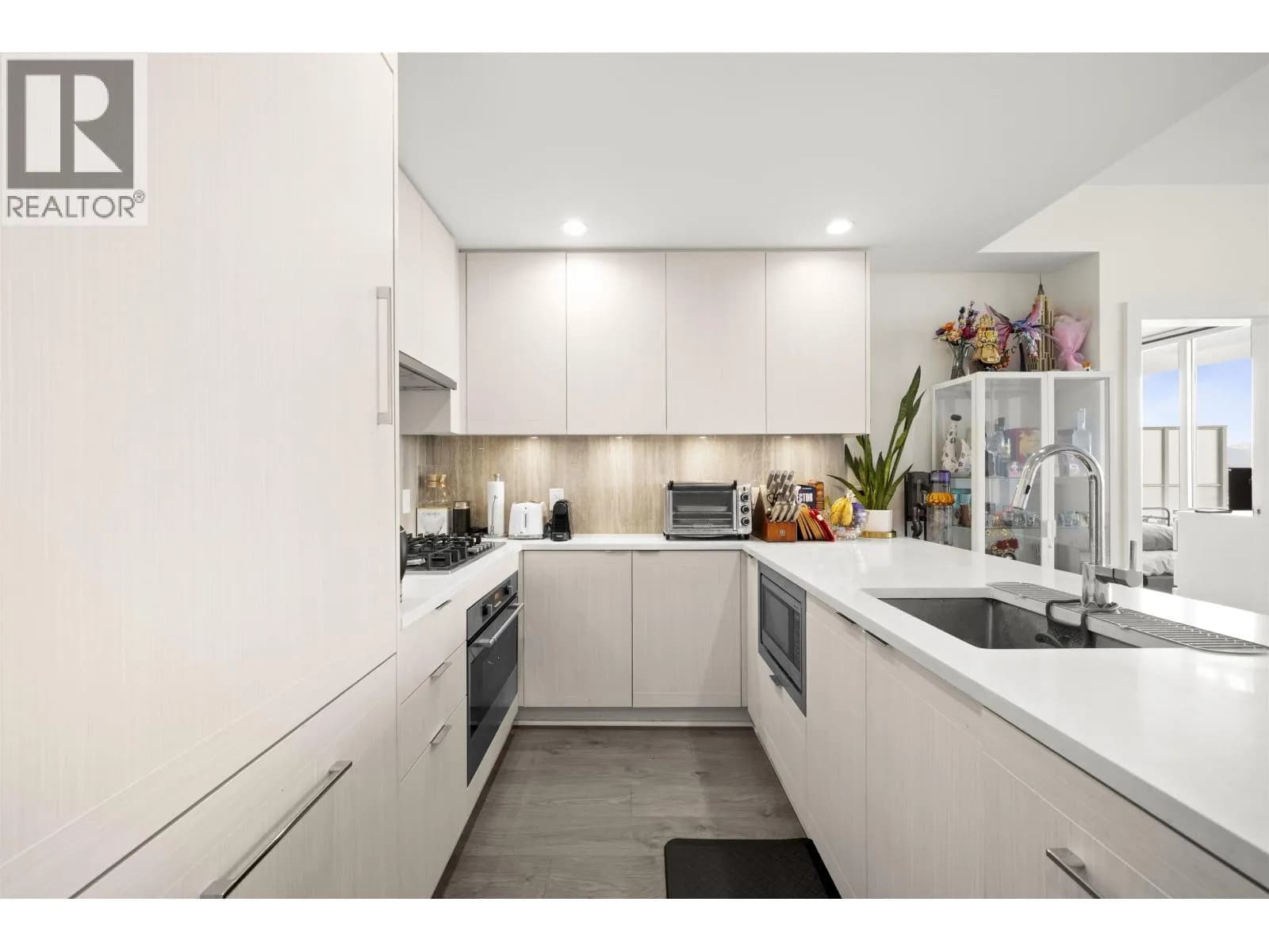 #1103 5051 IMPERIAL STREET, Burnaby, BC photo 4