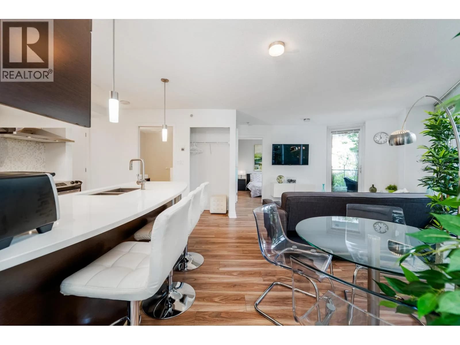 #301 689 ABBOTT STREET, Vancouver, BC photo 2