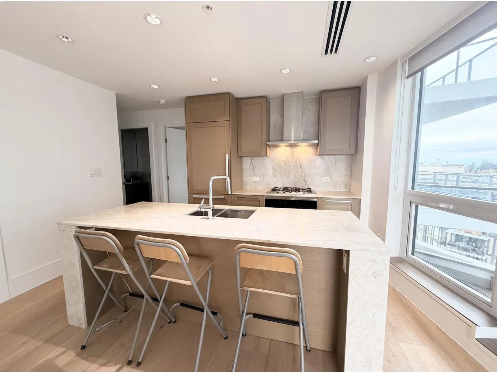 #1105 1500 MARTIN STREET, White Rock, BC photo 2