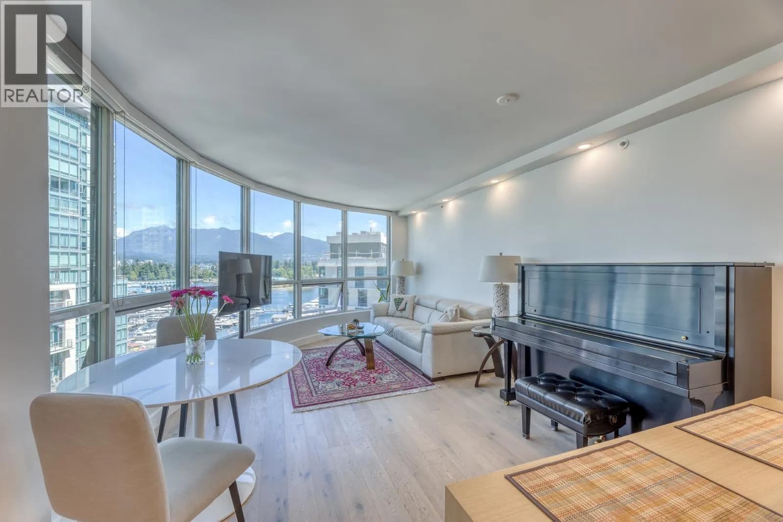 #1001 588 BROUGHTON STREET, Vancouver, BC photo 2