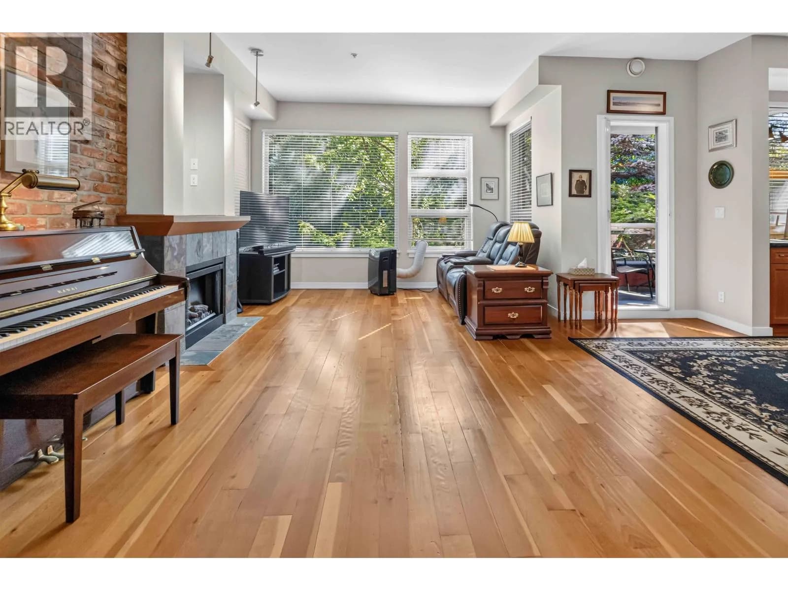 #210 240 SALTER STREET, New Westminster, BC photo 3