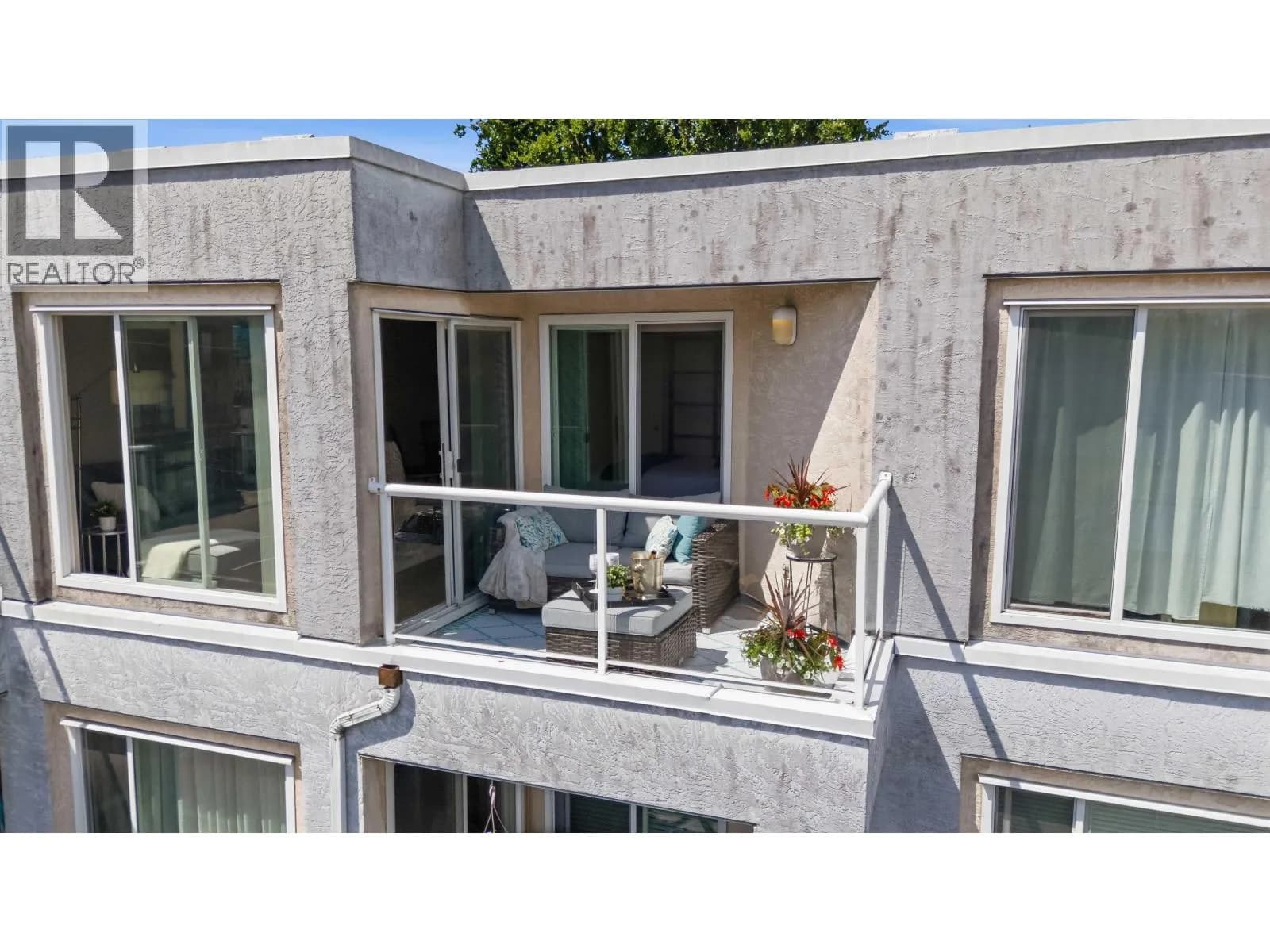 #402 3505 W BROADWAY, Vancouver, BC photo 2