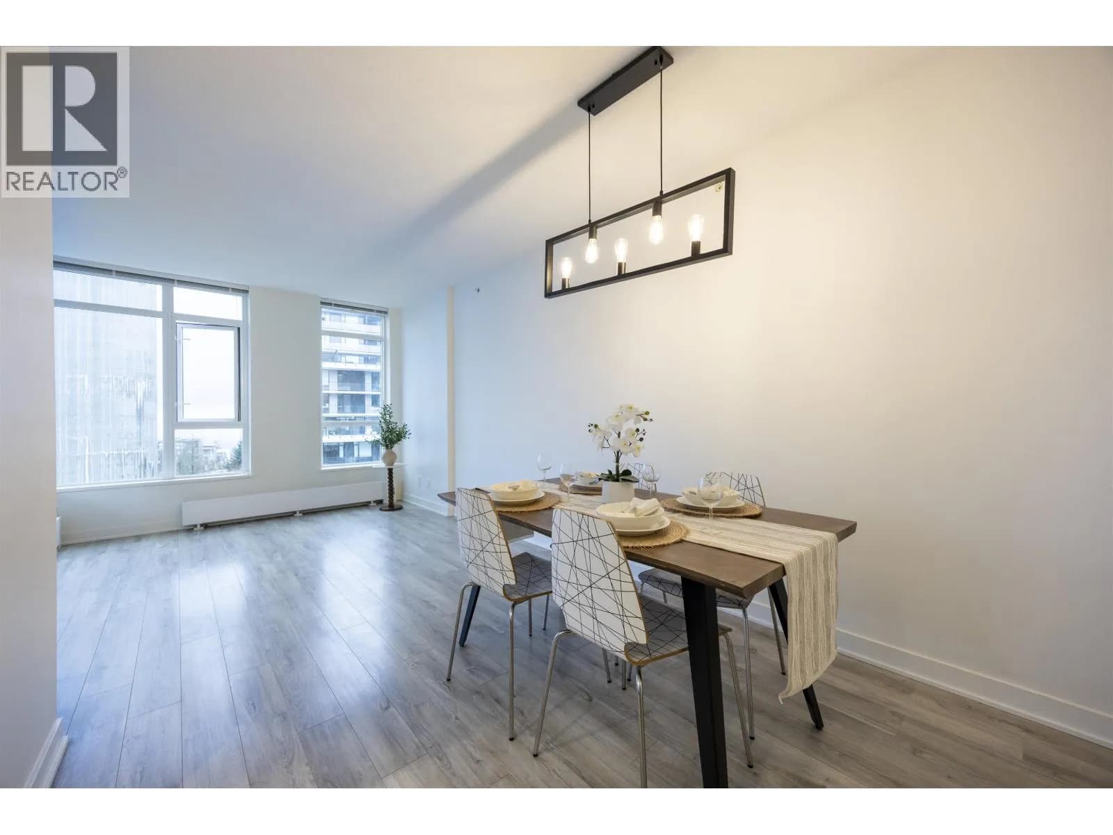 #902 8940 UNIVERSITY CRESCENT, Burnaby, BC photo 3