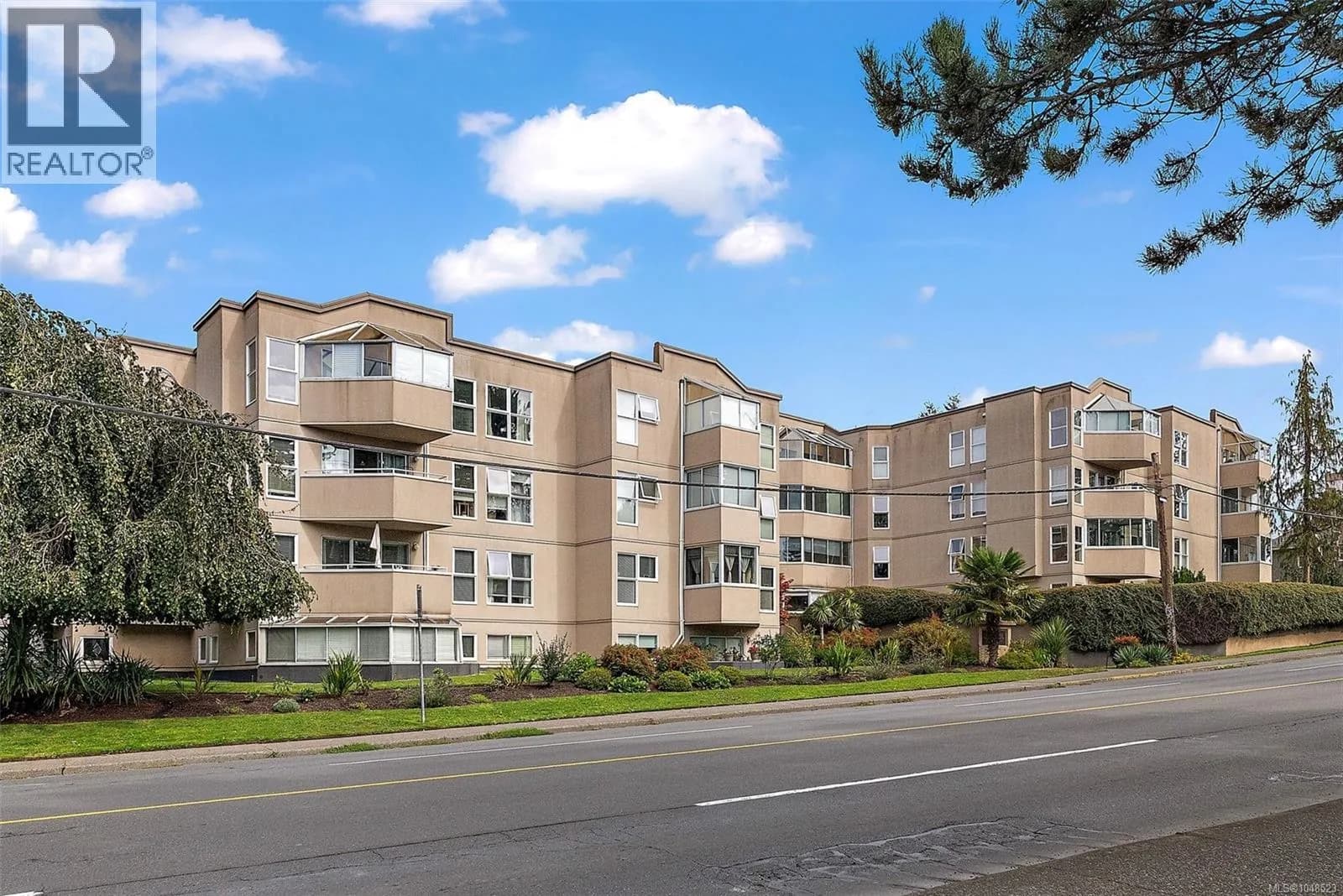40 Gorge Rd W, Saanich