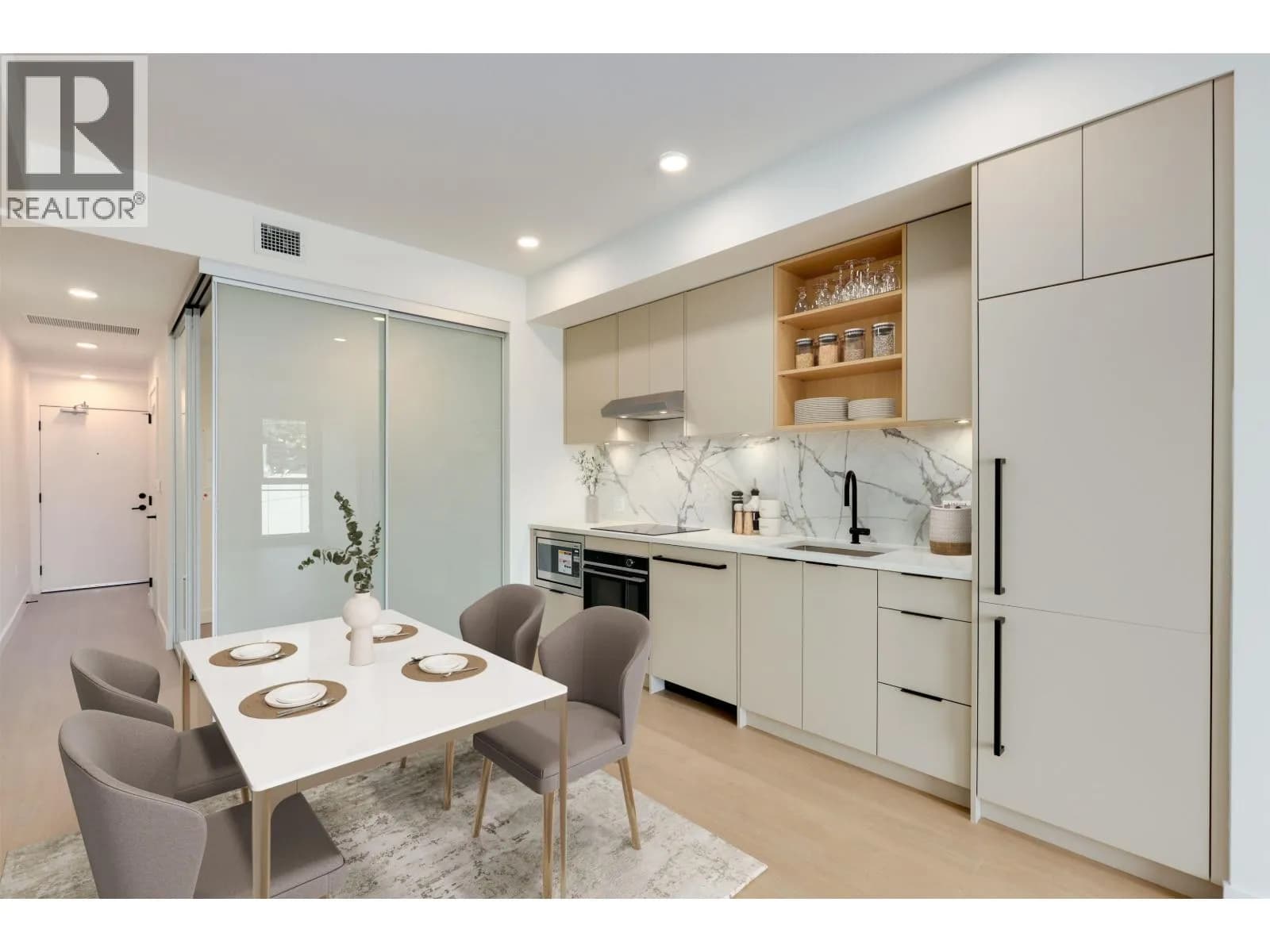 422 E 3RD STREET, North Vancouver