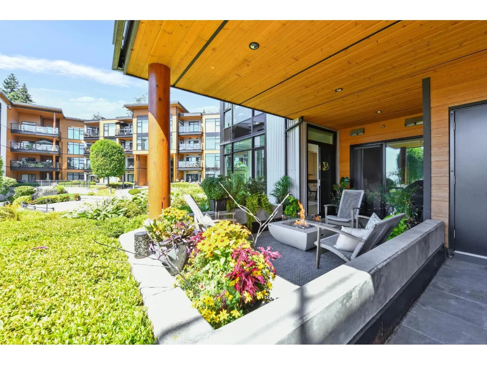 #216 14855 THRIFT AVENUE, White Rock, BC photo 3