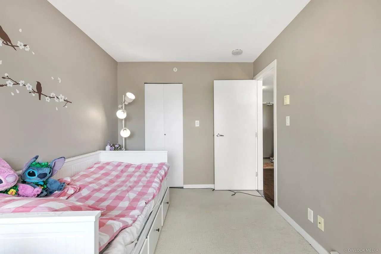#910 13618 100 AVENUE, Surrey, BC photo 2