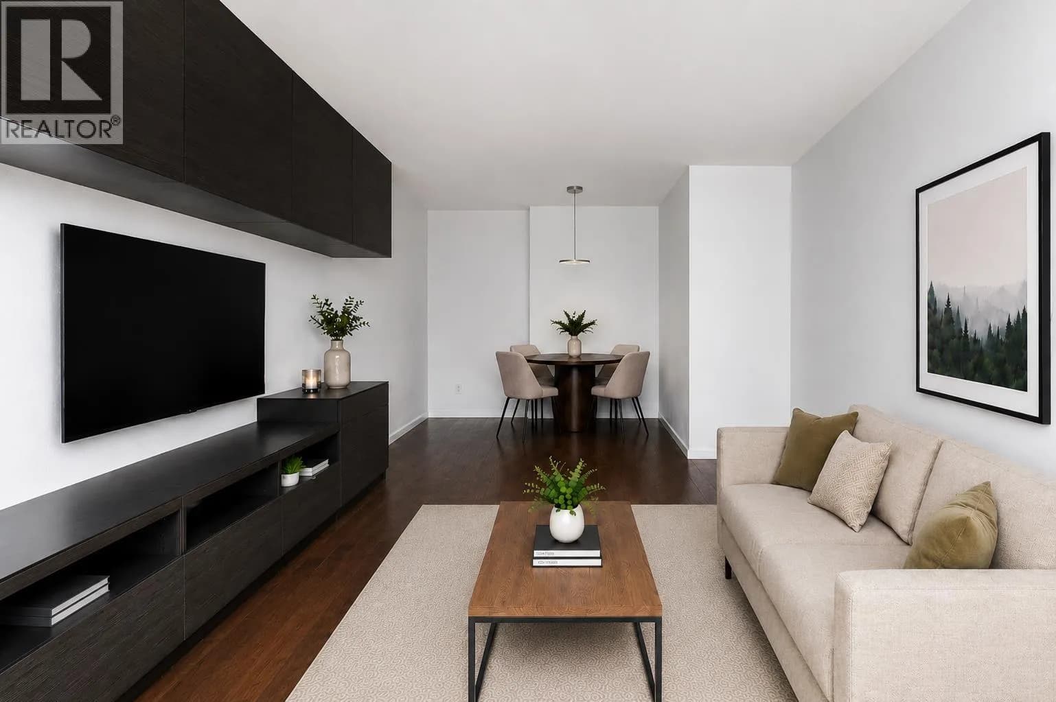 #304 827 W 16TH STREET, North Vancouver, BC photo 3