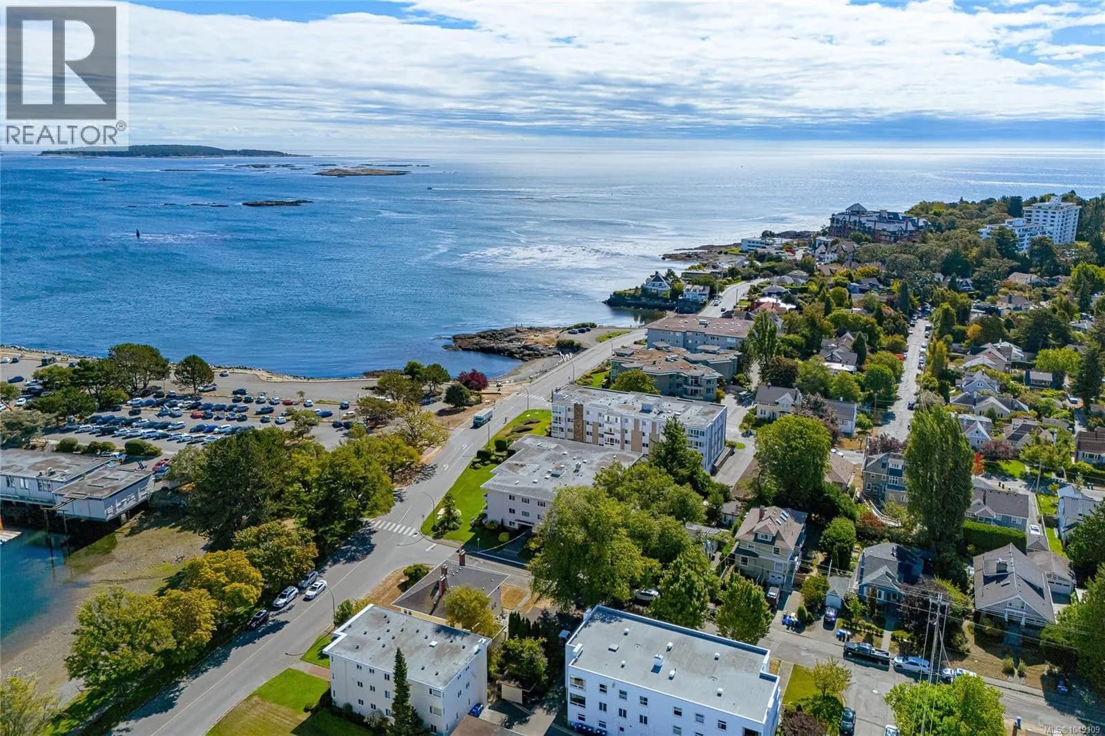 1318 Beach Dr, Oak Bay
