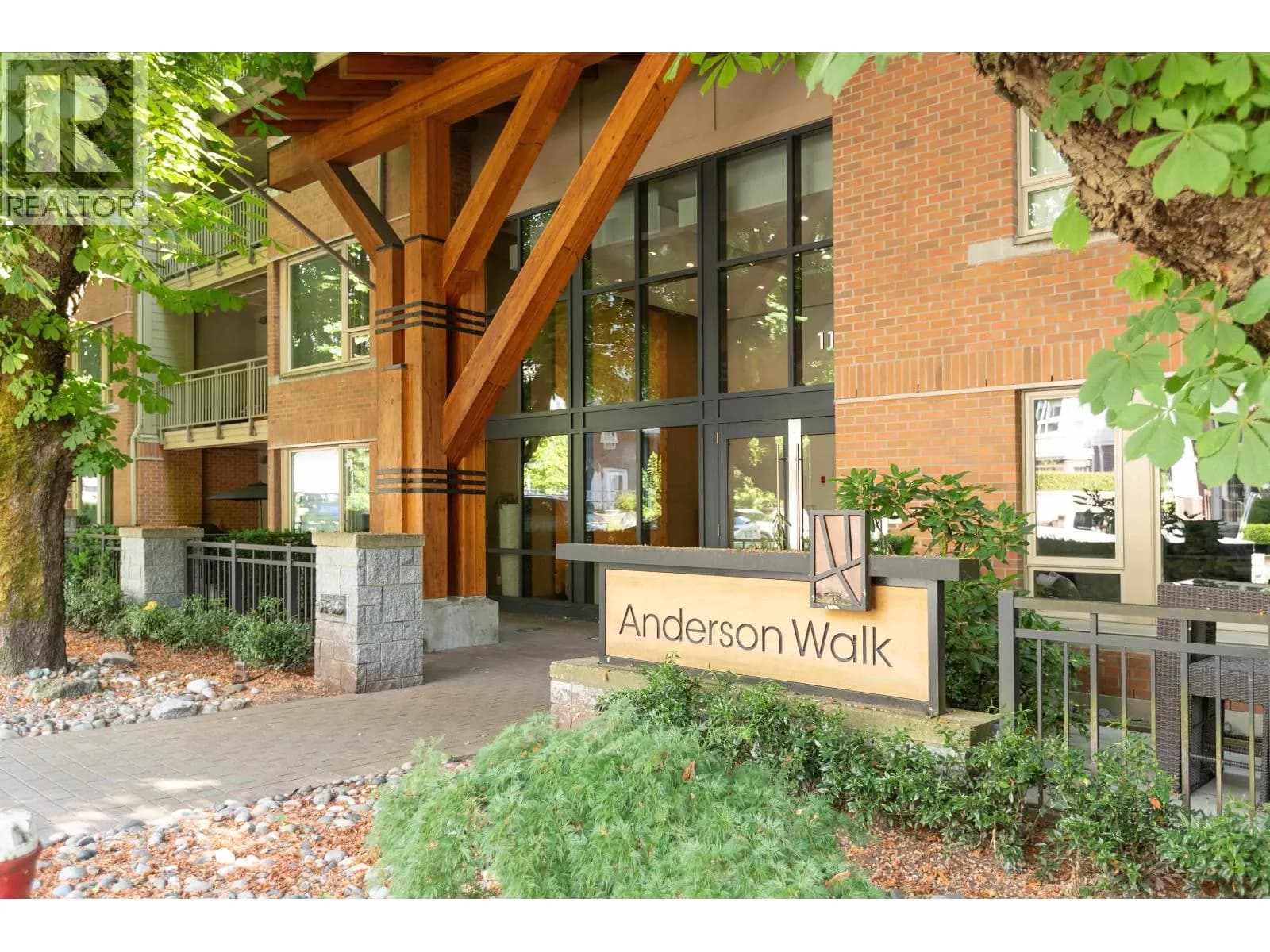 119 W 22ND STREET, North Vancouver