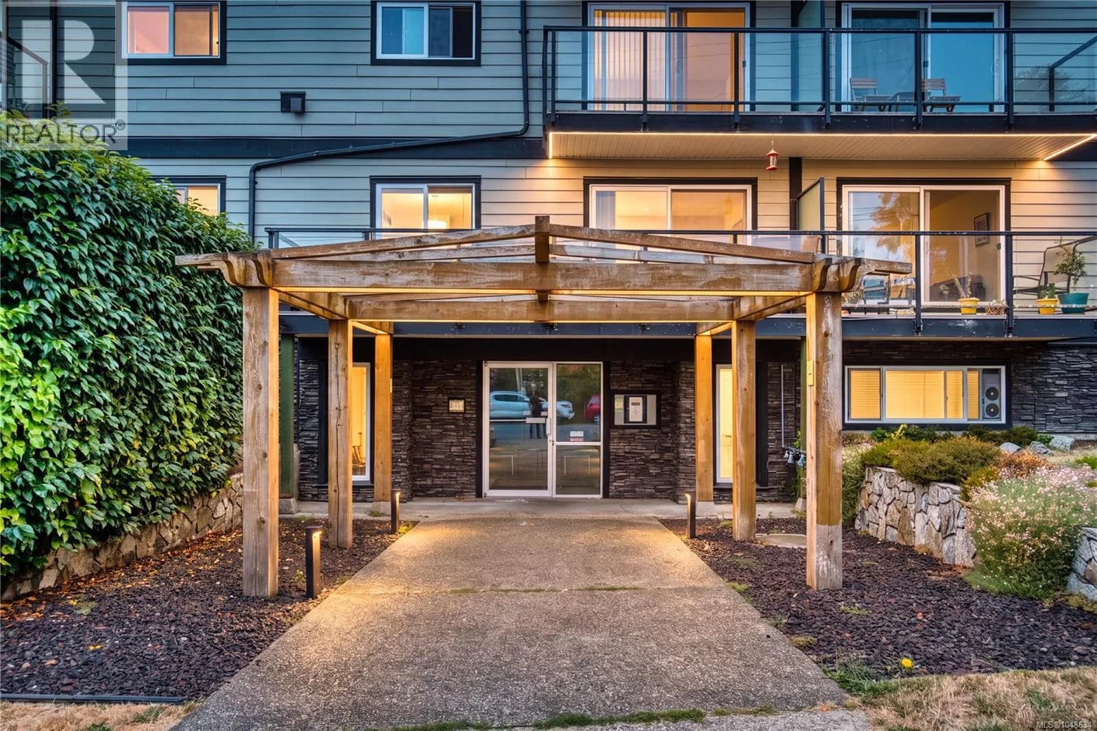 #110 218 Bayview Ave, Ladysmith, BC photo 1