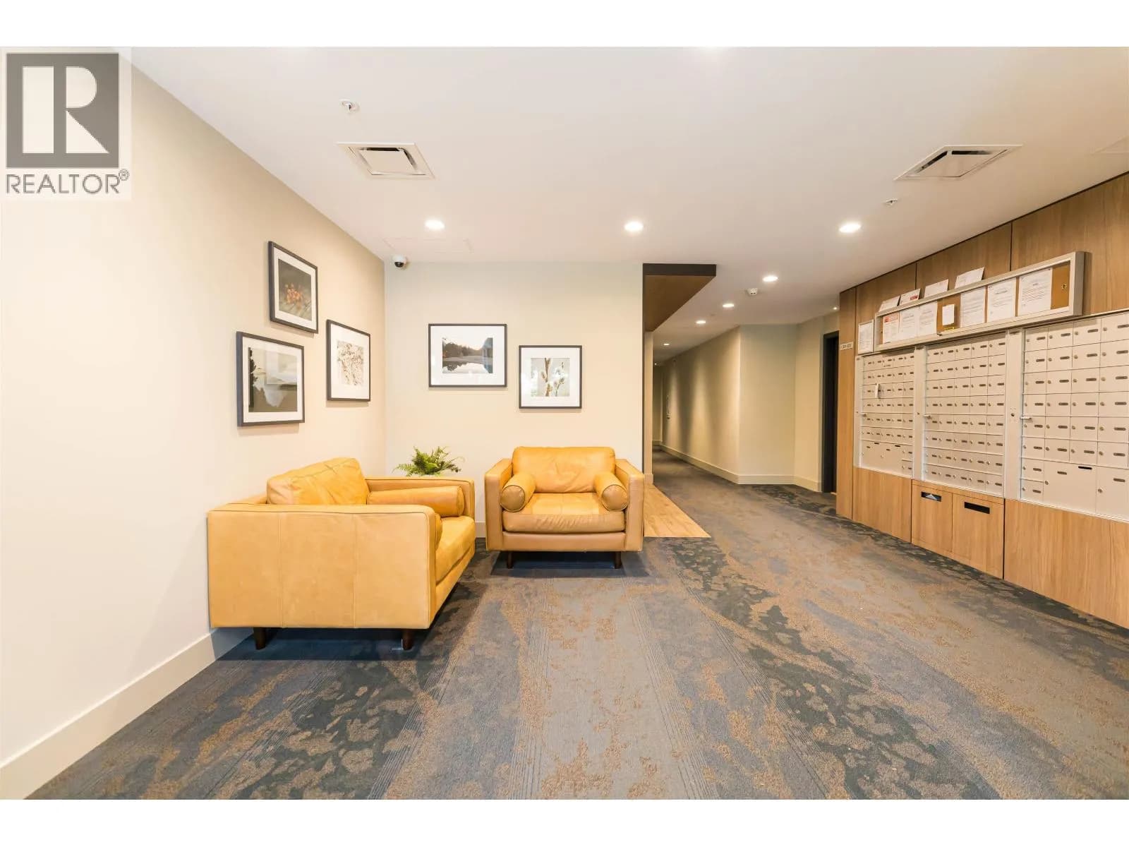 #217 5460 BROADWAY, Burnaby, BC photo 2