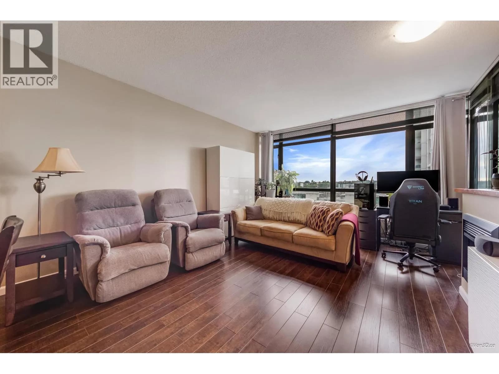 #501 4132 HALIFAX STREET, Burnaby, BC photo 3