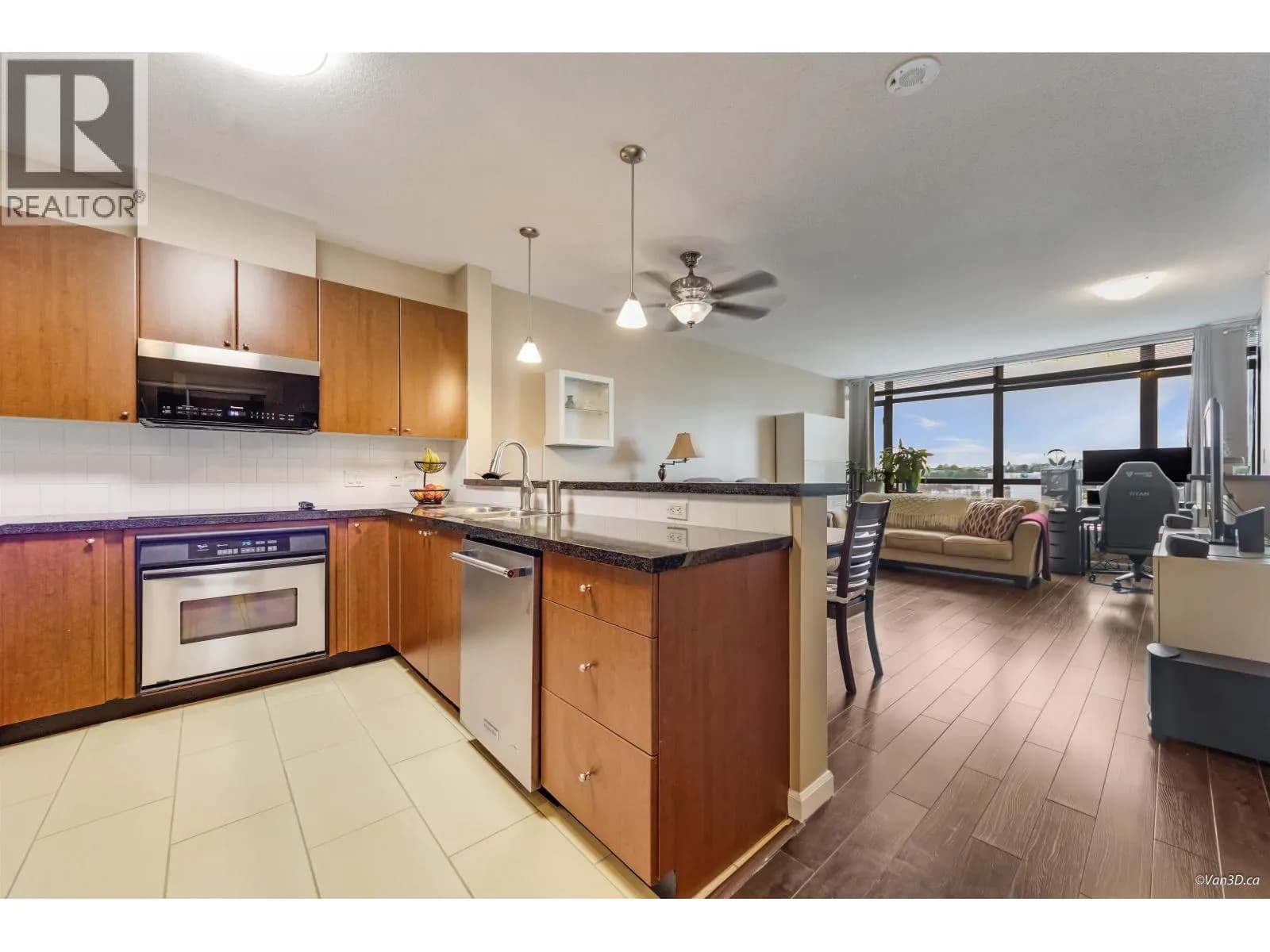 #501 4132 HALIFAX STREET, Burnaby, BC photo 4