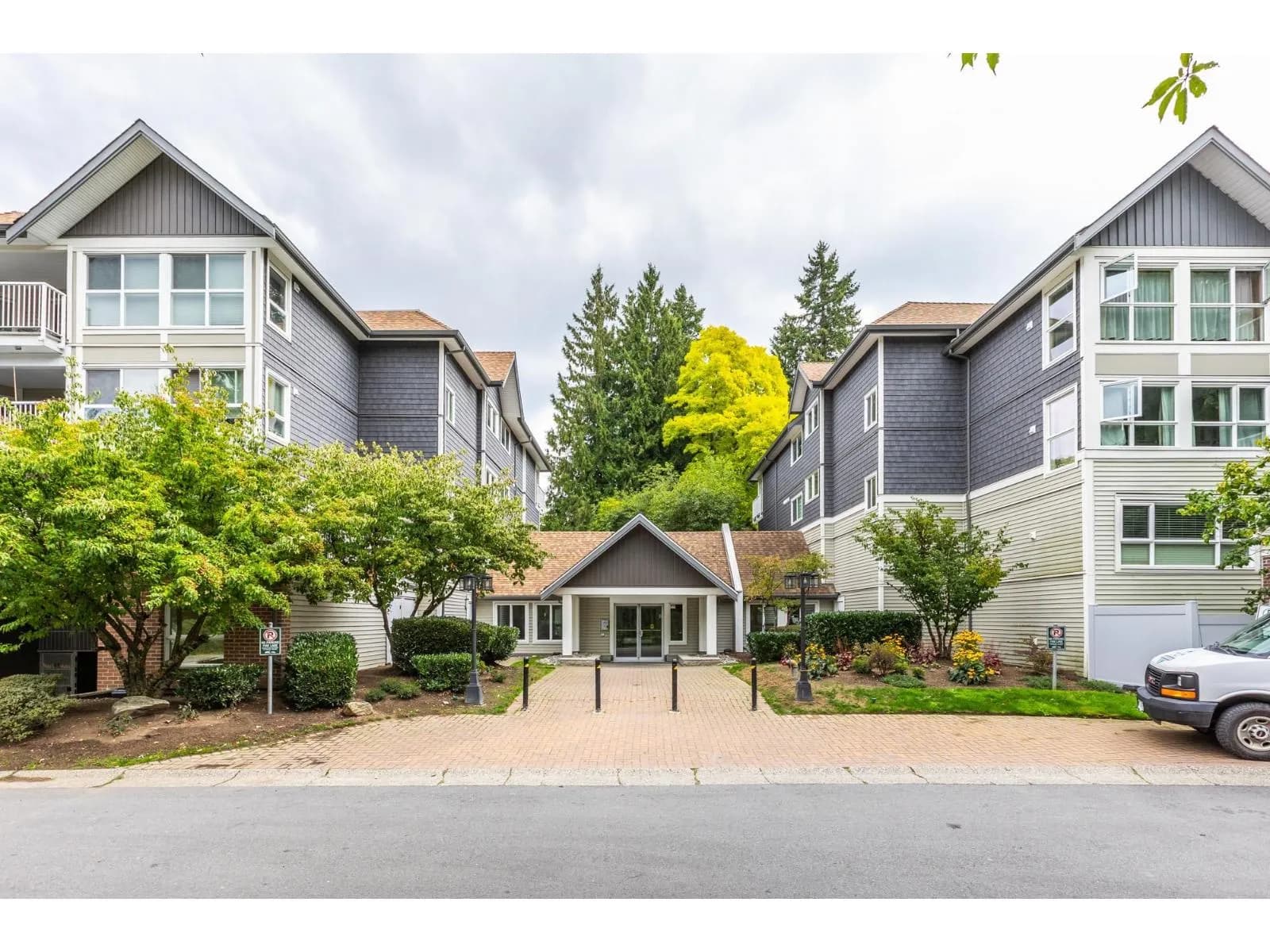 9688 148 STREET, Surrey