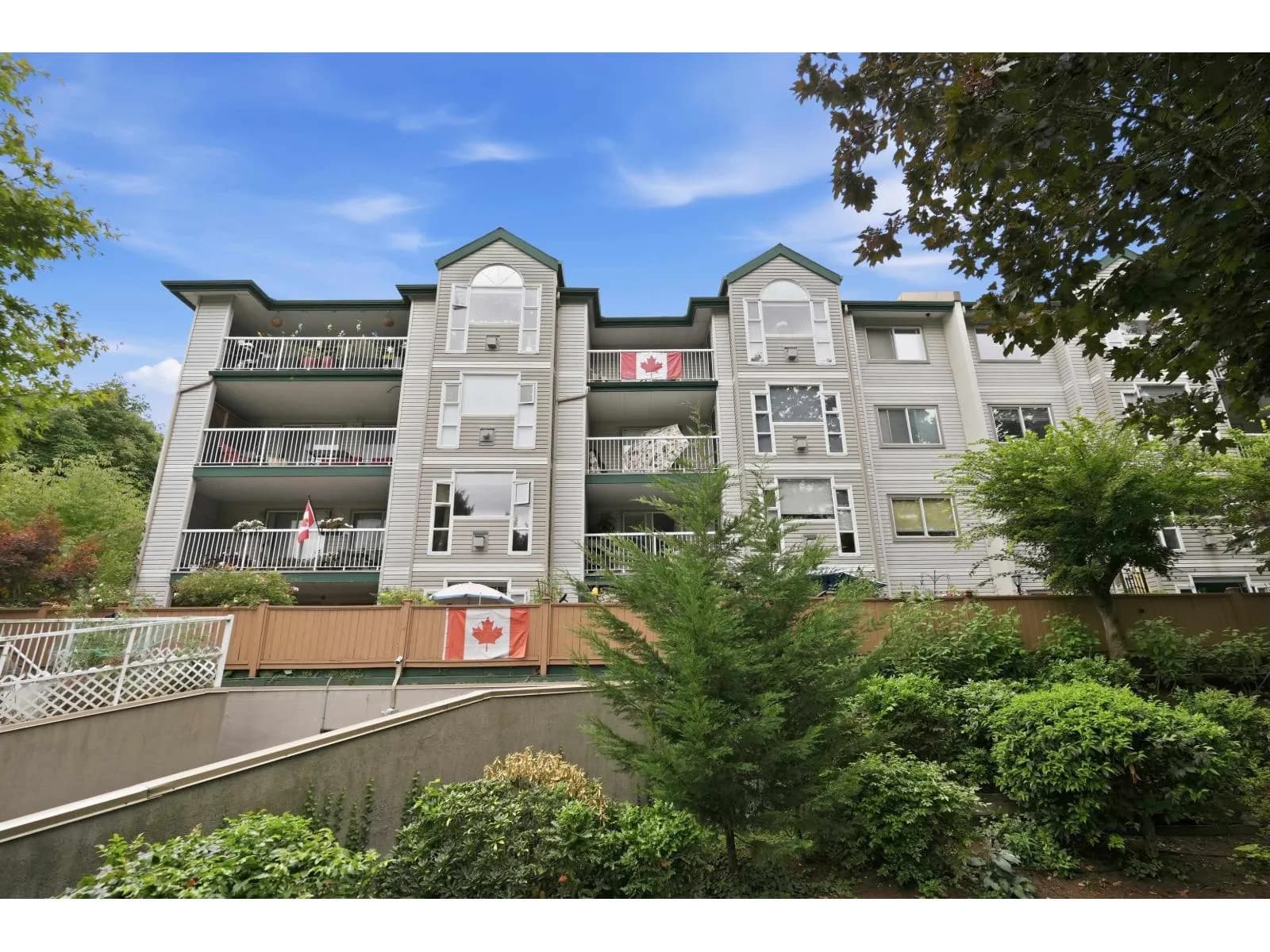 #305 2963 NELSON PLACE, Abbotsford, BC photo 2