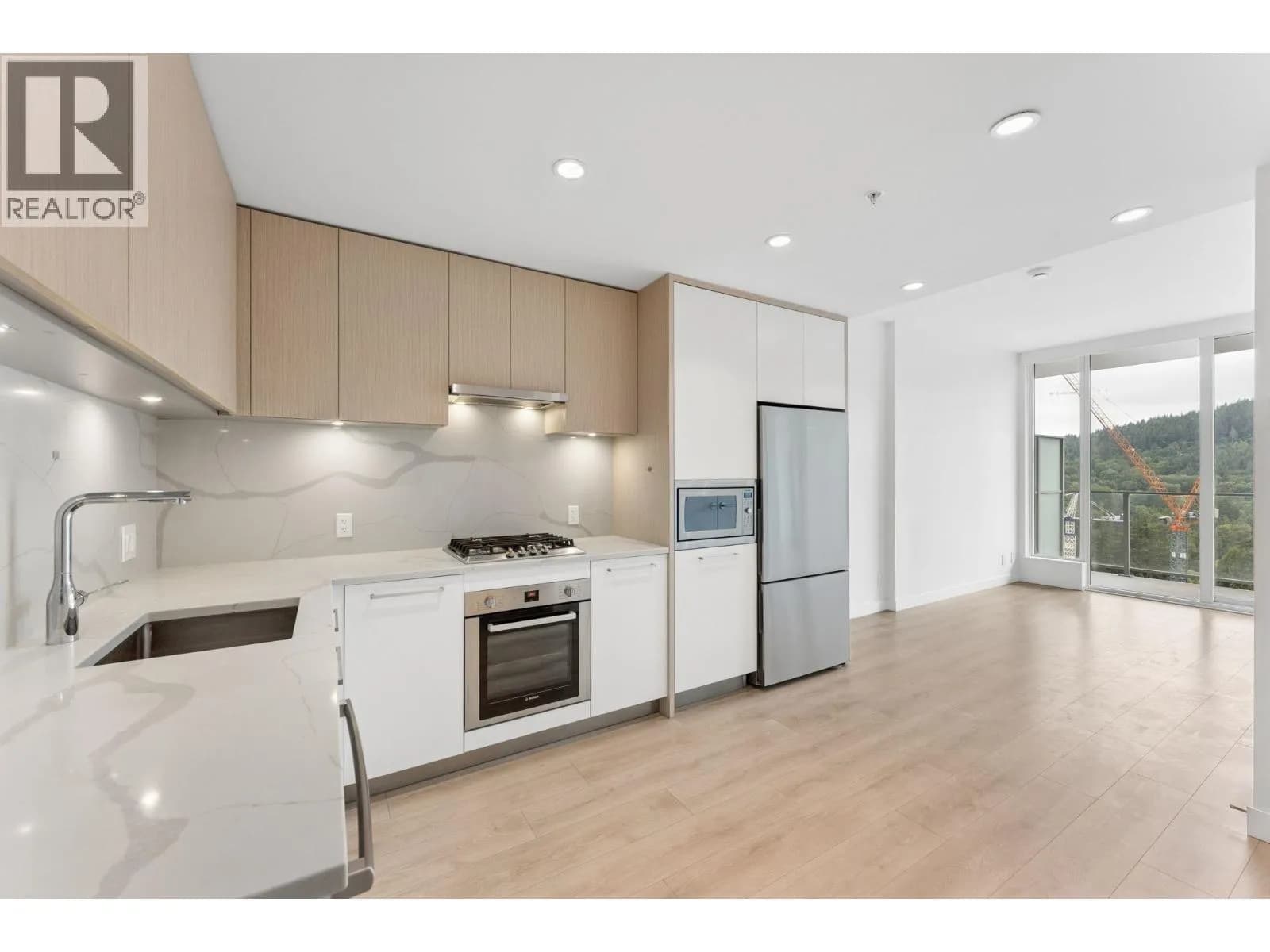 #903 567 CLARKE ROAD, Coquitlam, BC photo 2