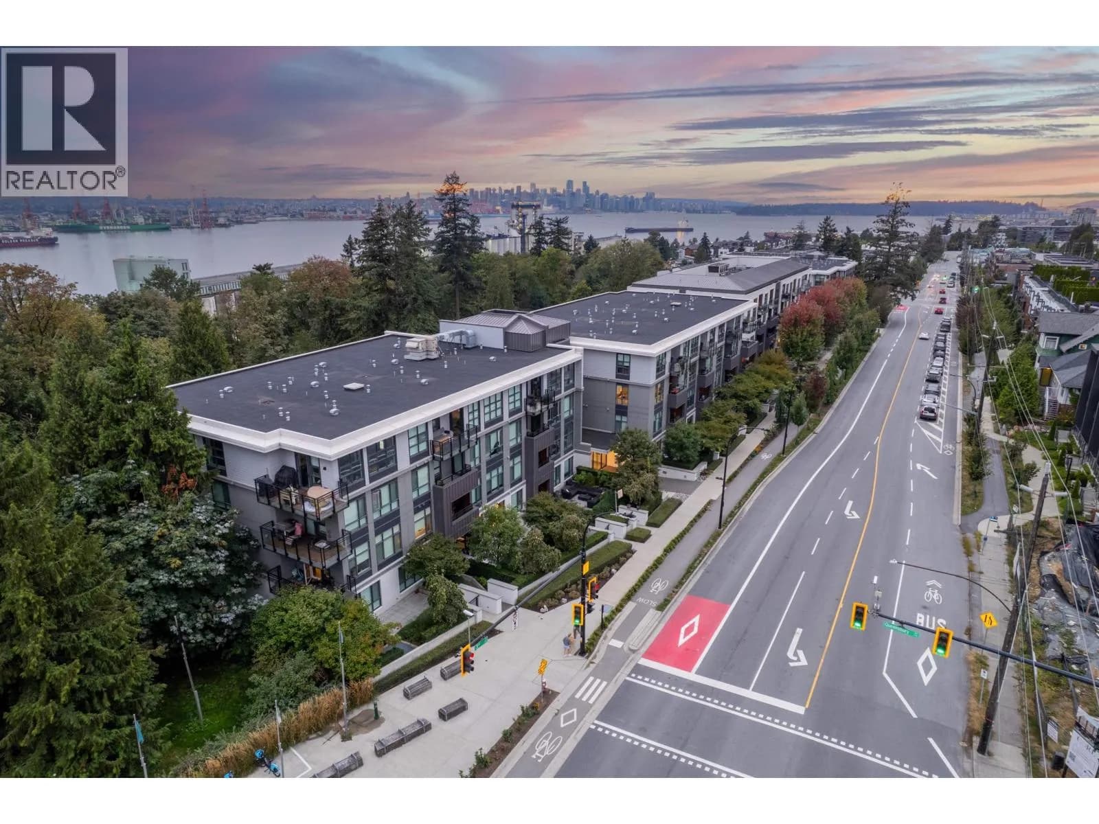 747 E 3RD STREET, North Vancouver