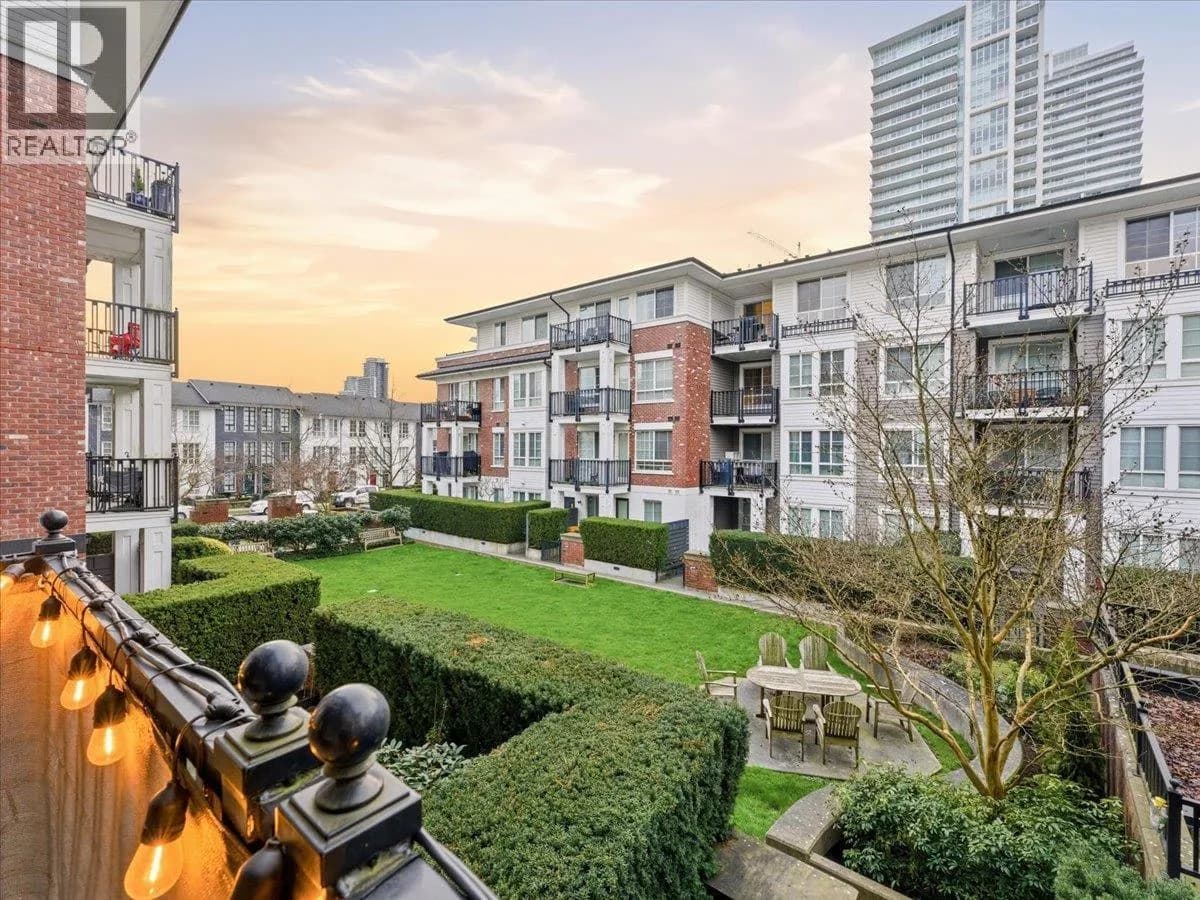 553 FOSTER AVENUE, Coquitlam