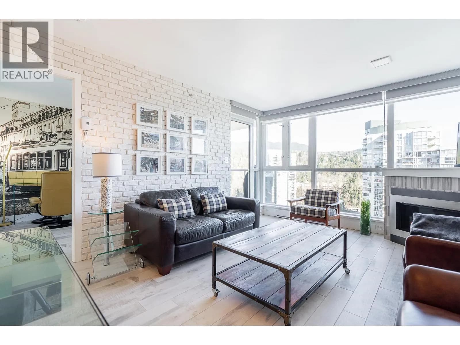 #1806 235 GUILDFORD WAY, Port Moody, BC photo 4