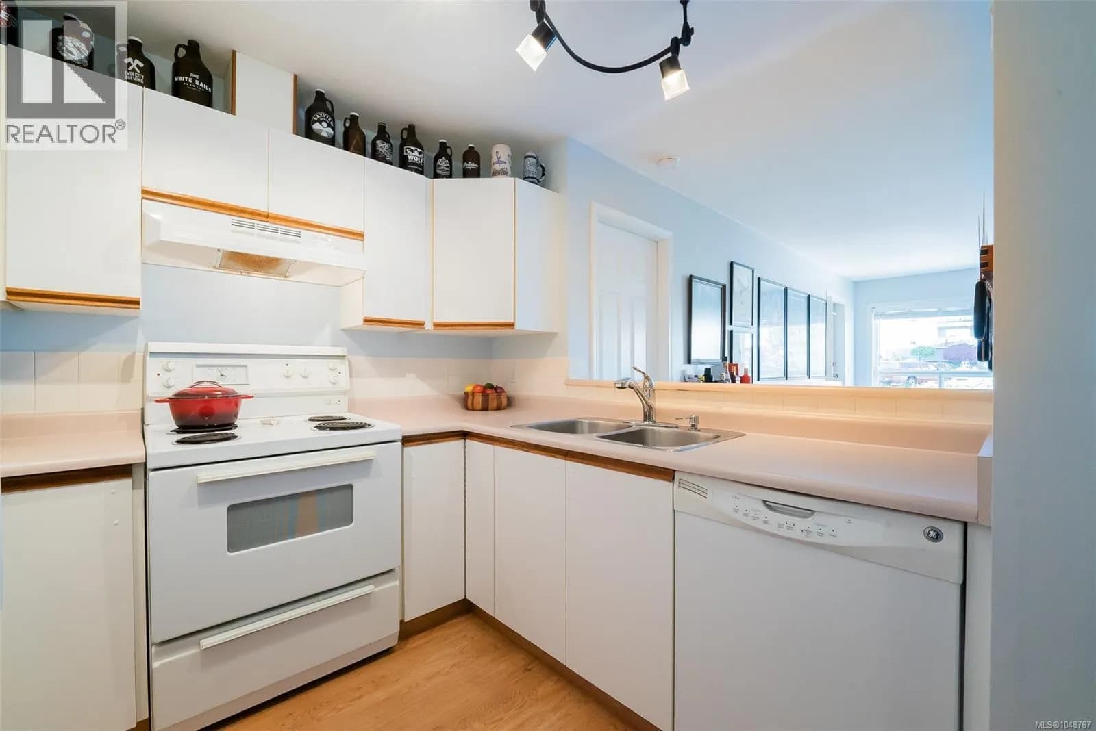 #405 1631 Dufferin Cres, Nanaimo, BC photo 3
