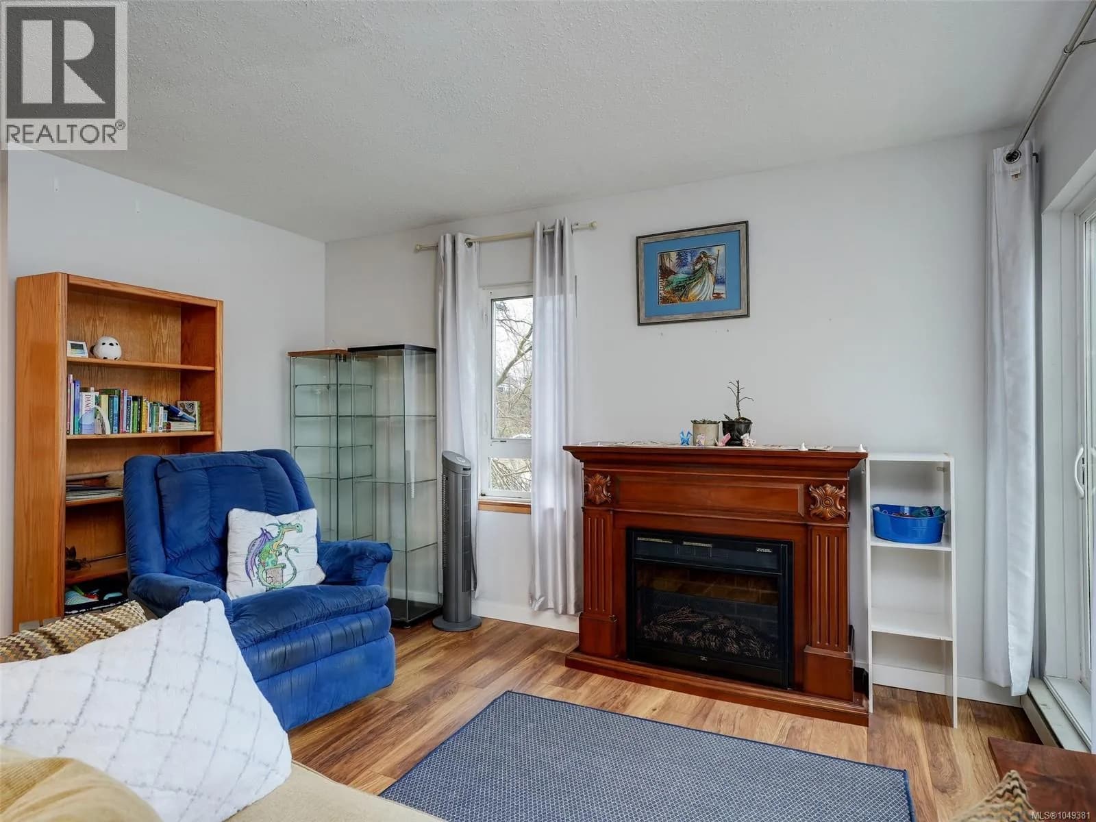#406 3258 Alder St, Saanich, BC photo 3