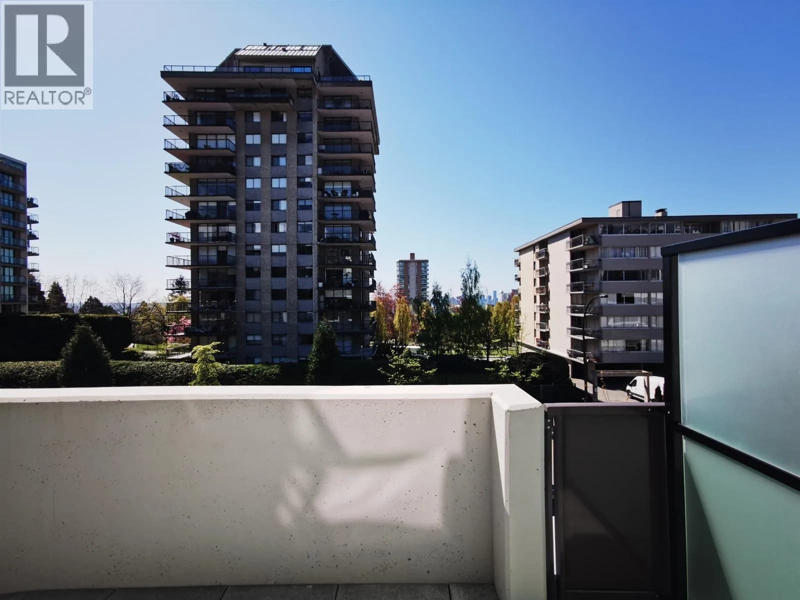 #203 108 E 8TH STREET, North Vancouver, BC photo 3