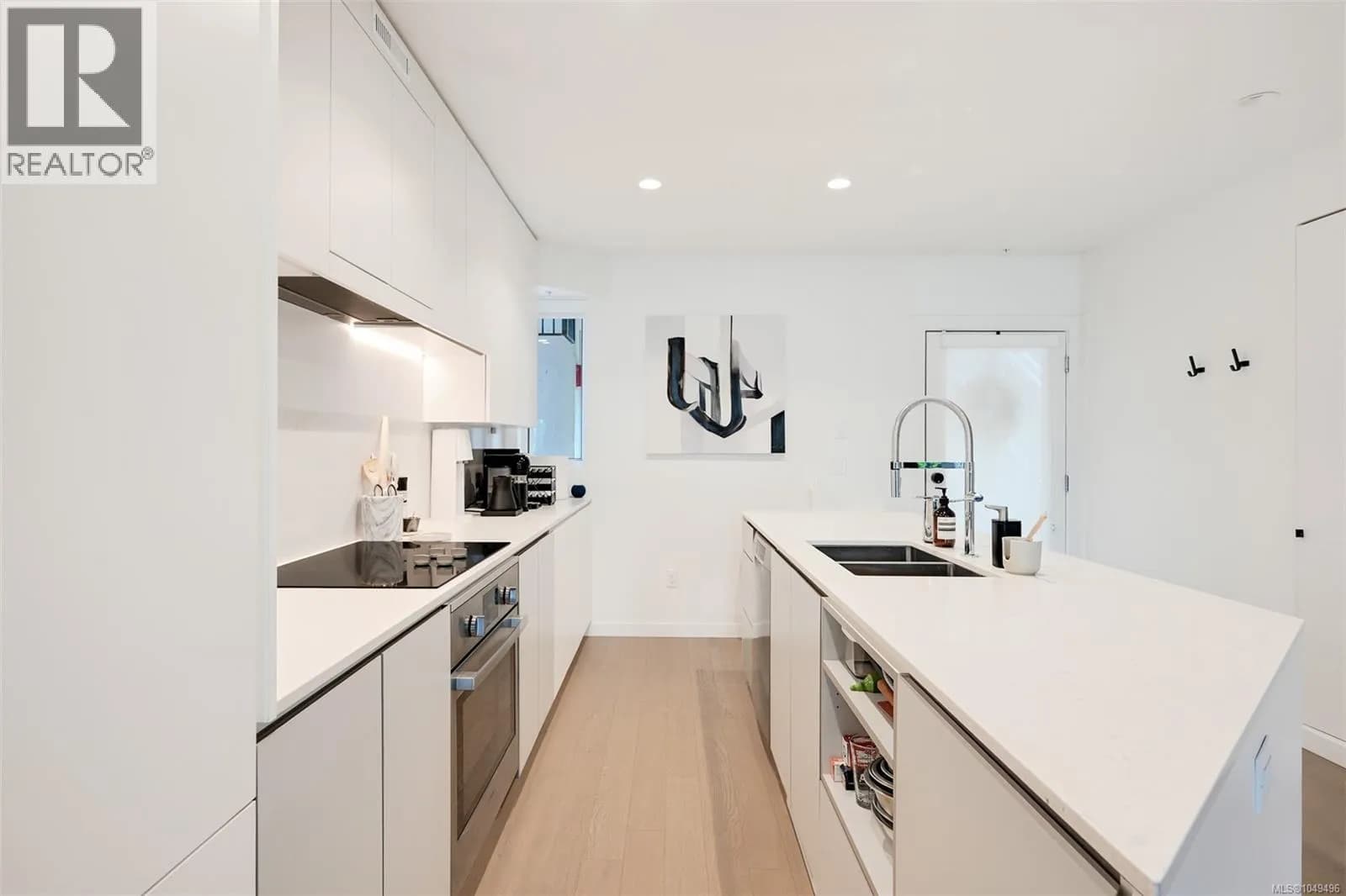 #204 430 Parry St, Victoria, BC photo 3