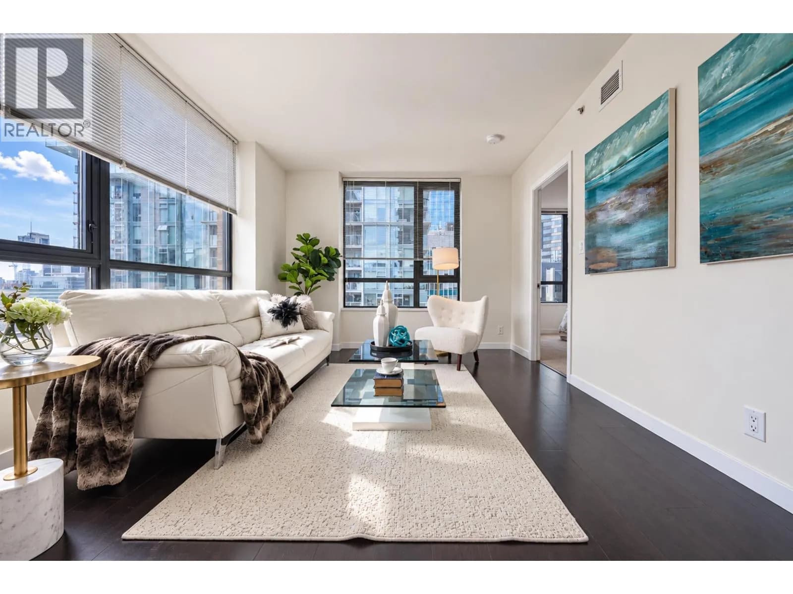 #1703 788 RICHARDS STREET, Vancouver, BC photo 4