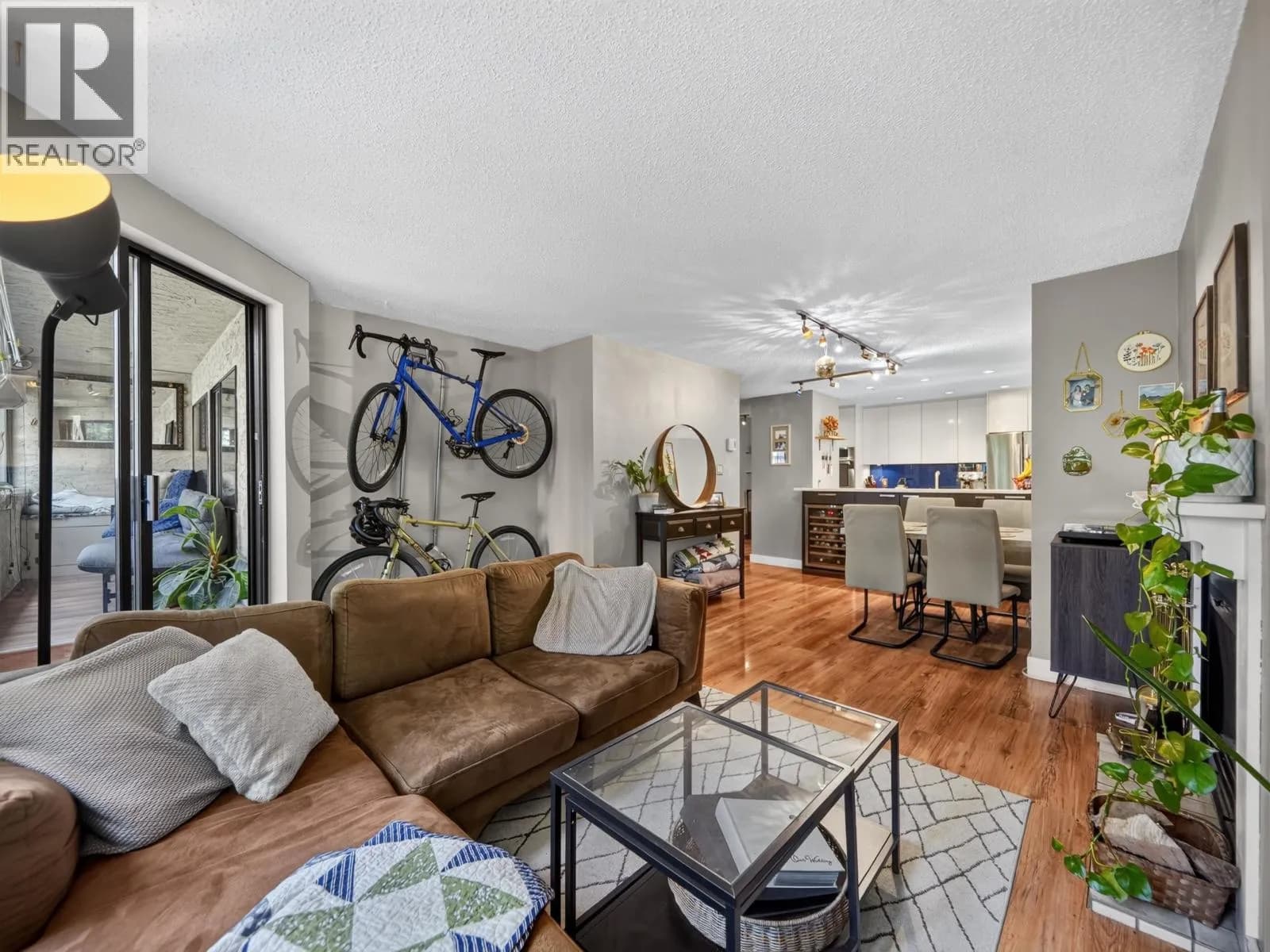 #202 936 BUTE STREET, Vancouver, BC photo 4