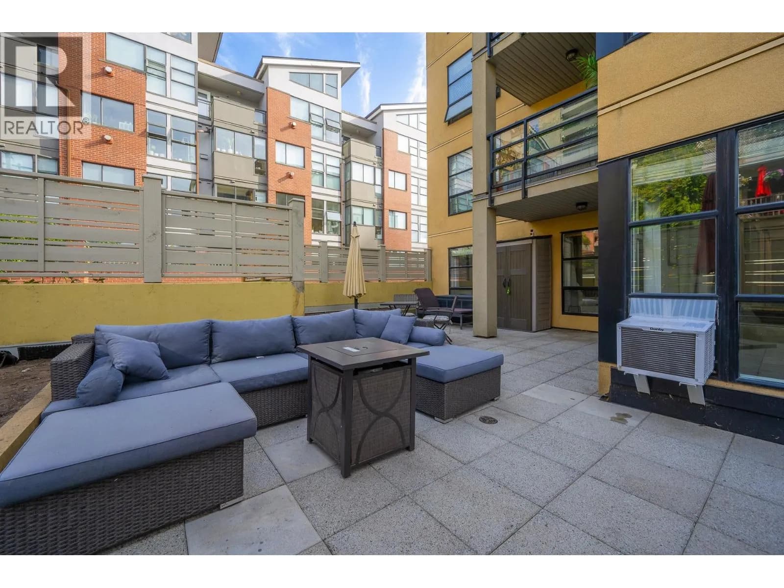 #204 124 W 3RD STREET, North Vancouver, BC photo 2