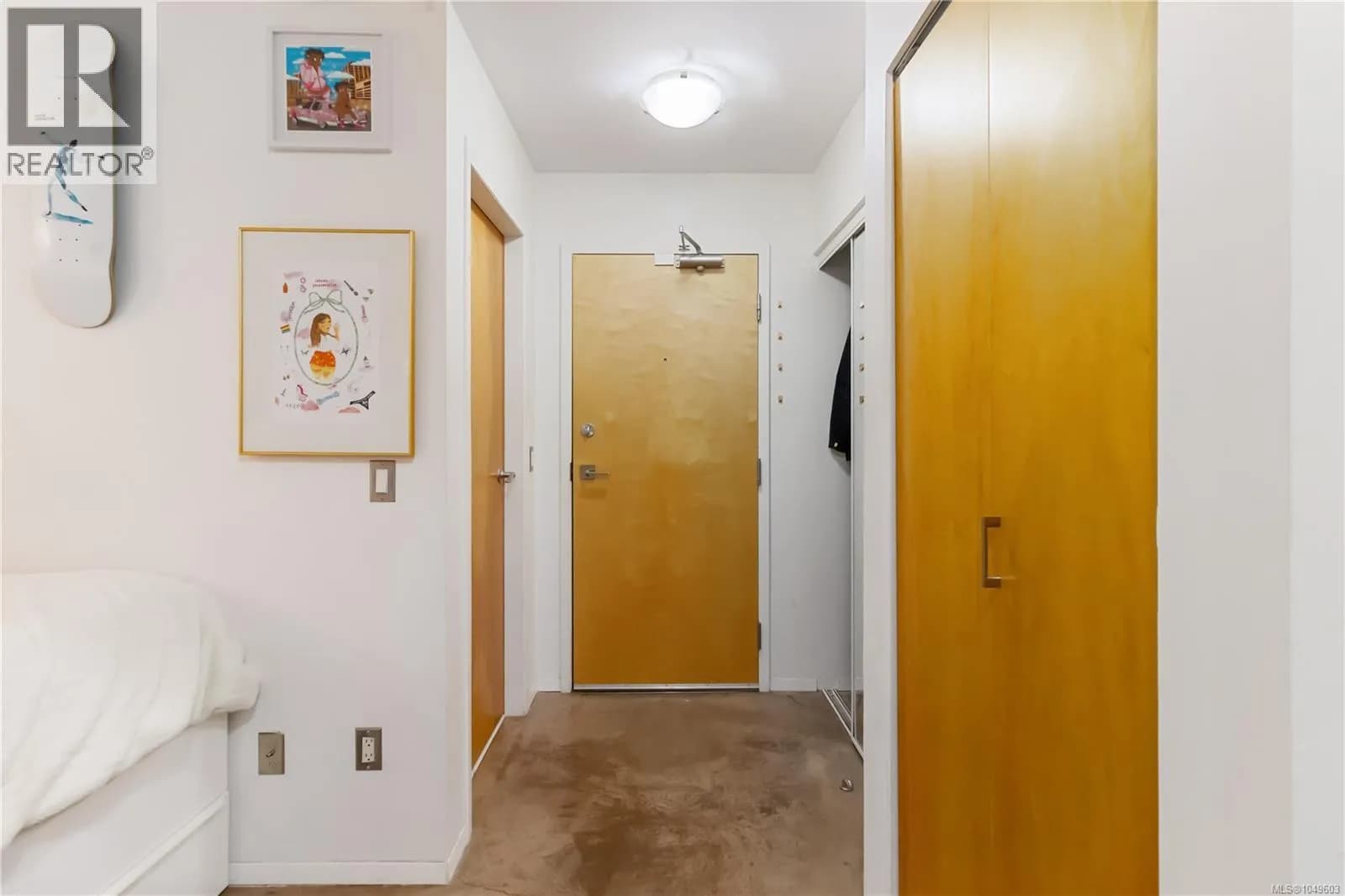 #301 932 Johnson St, Victoria, BC photo 2