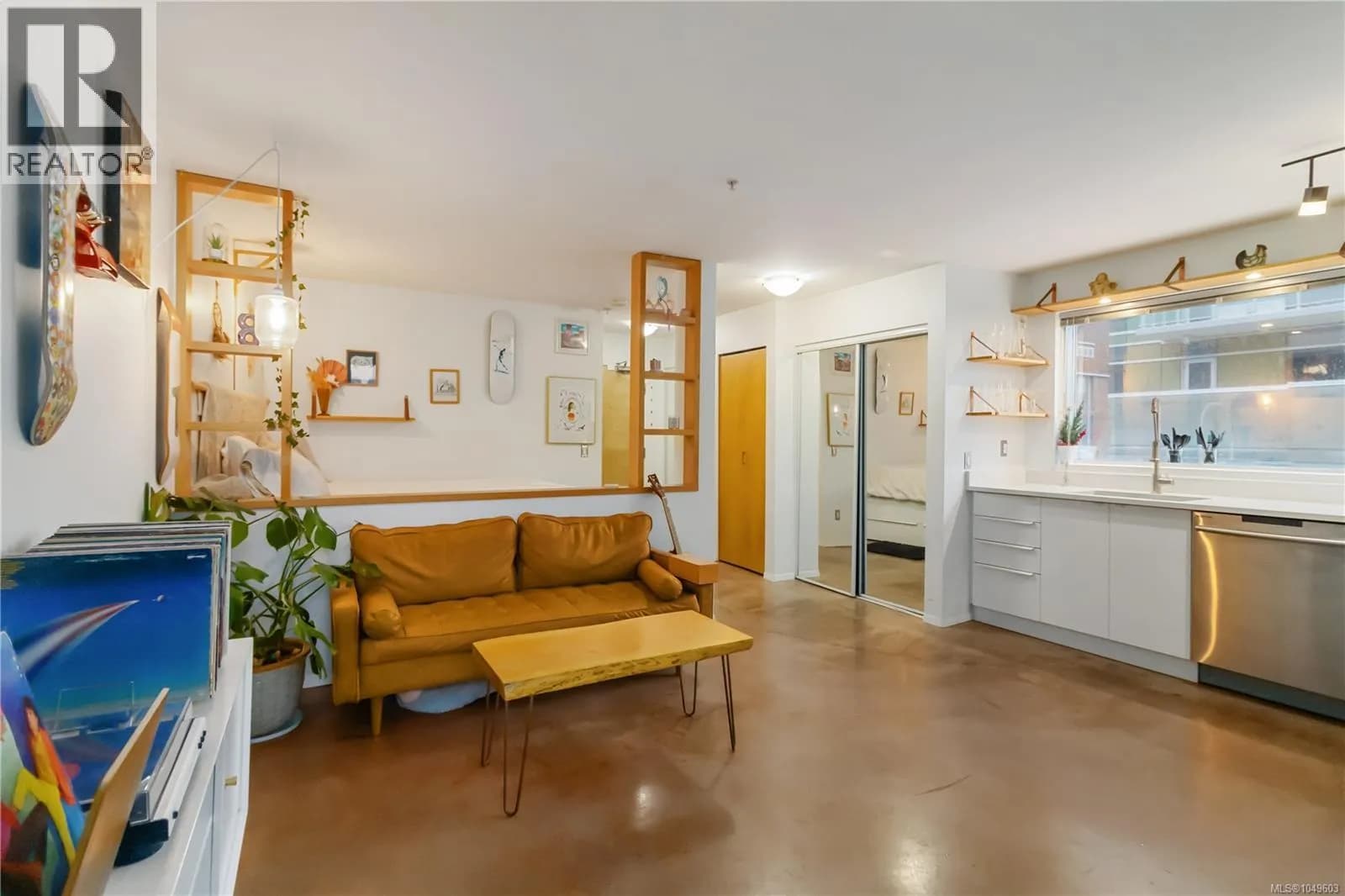 #301 932 Johnson St, Victoria, BC photo 4