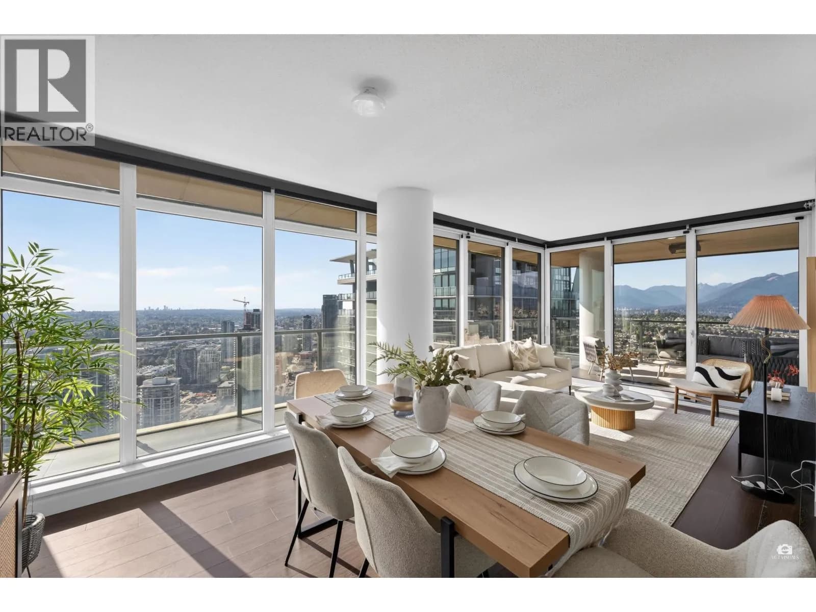 4880 LOUGHEED HIGHWAY, Burnaby