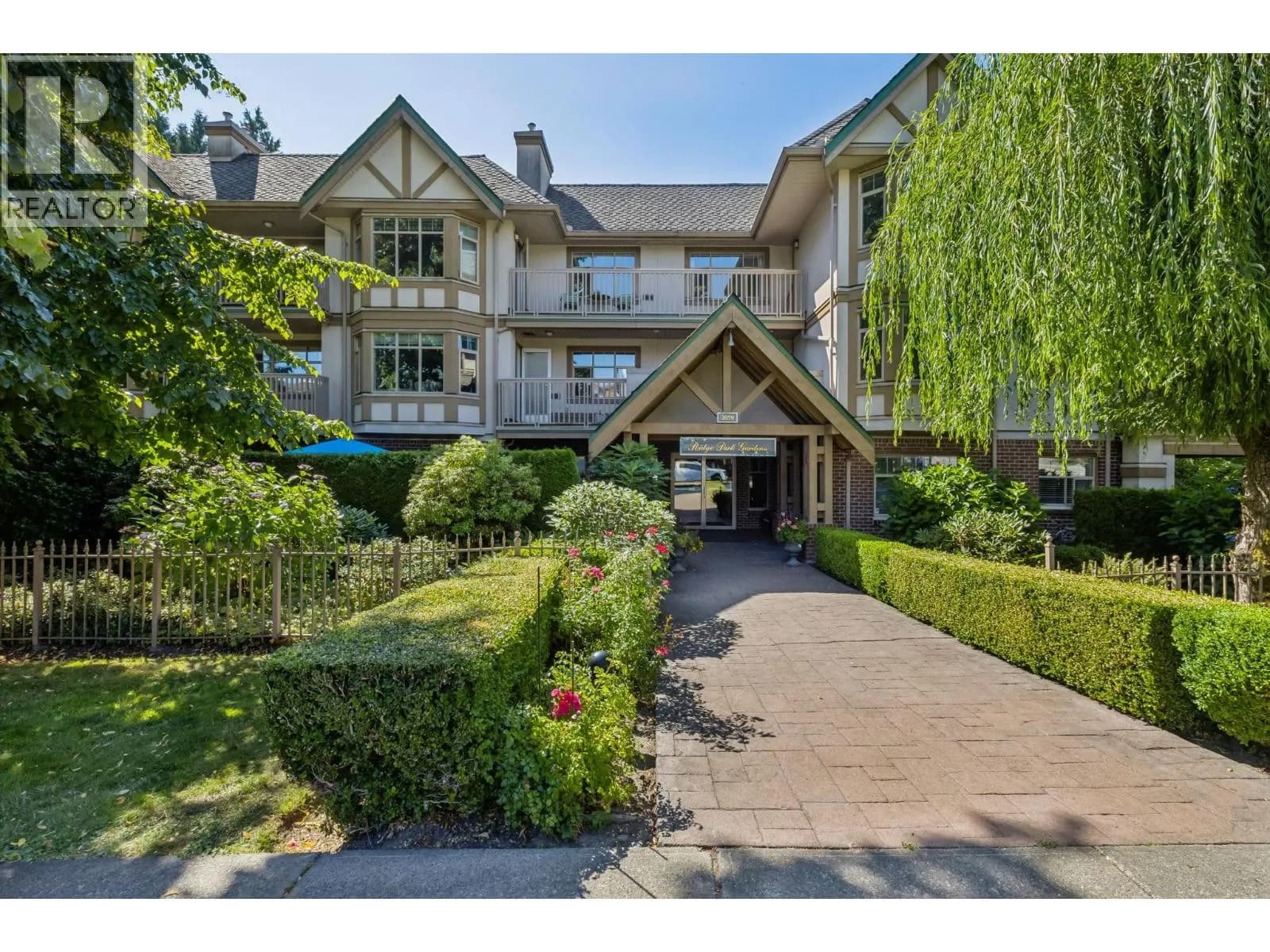 2059 CHESTERFIELD AVENUE, North Vancouver