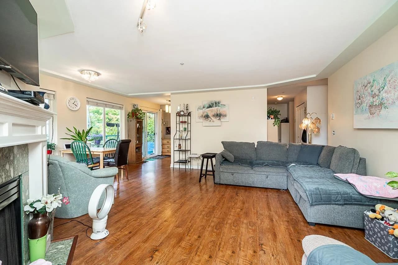 #209 20443 53 AVENUE, Langley, BC photo 4